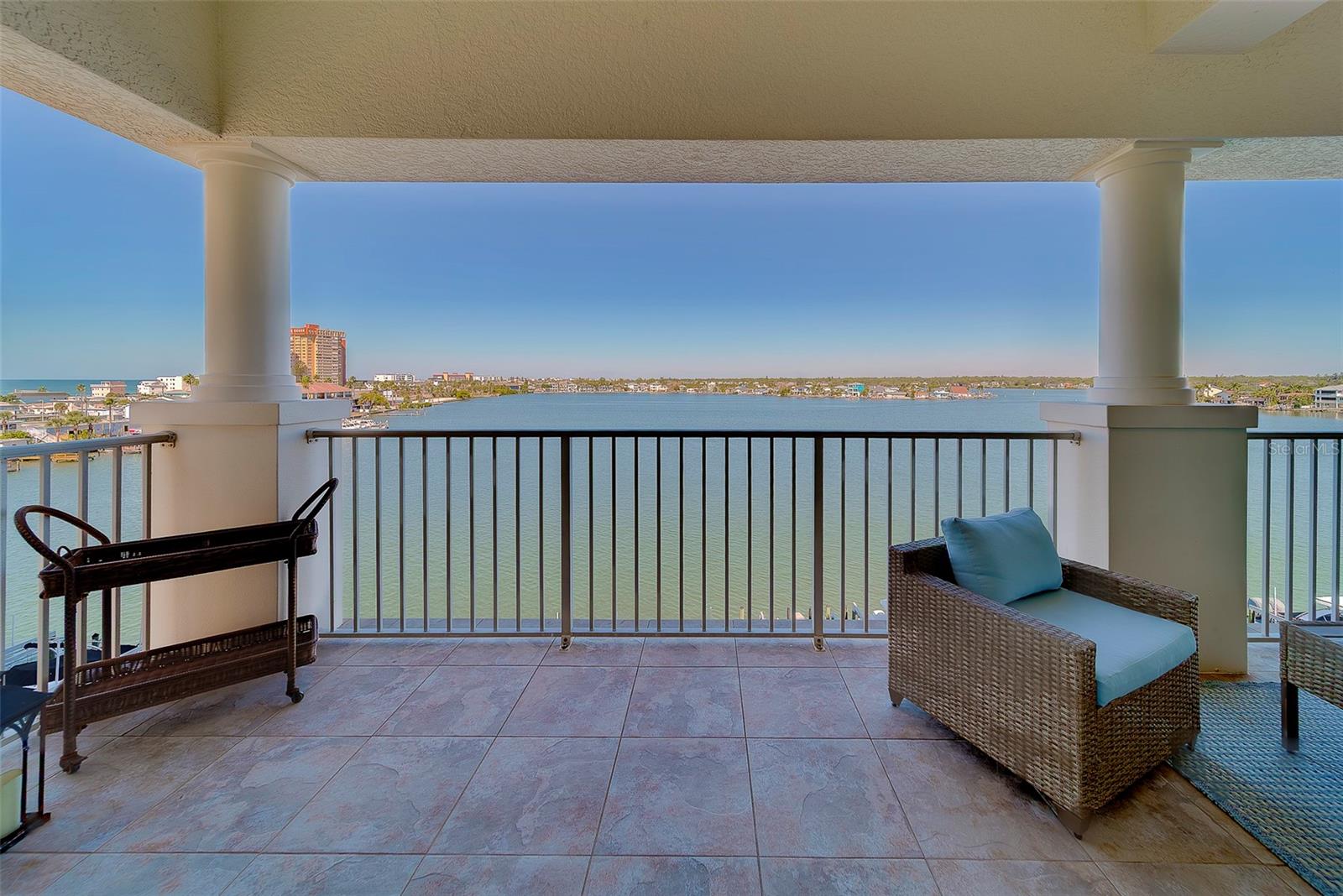 Image 24 of 74 For 17735 Gulf Boulevard 501