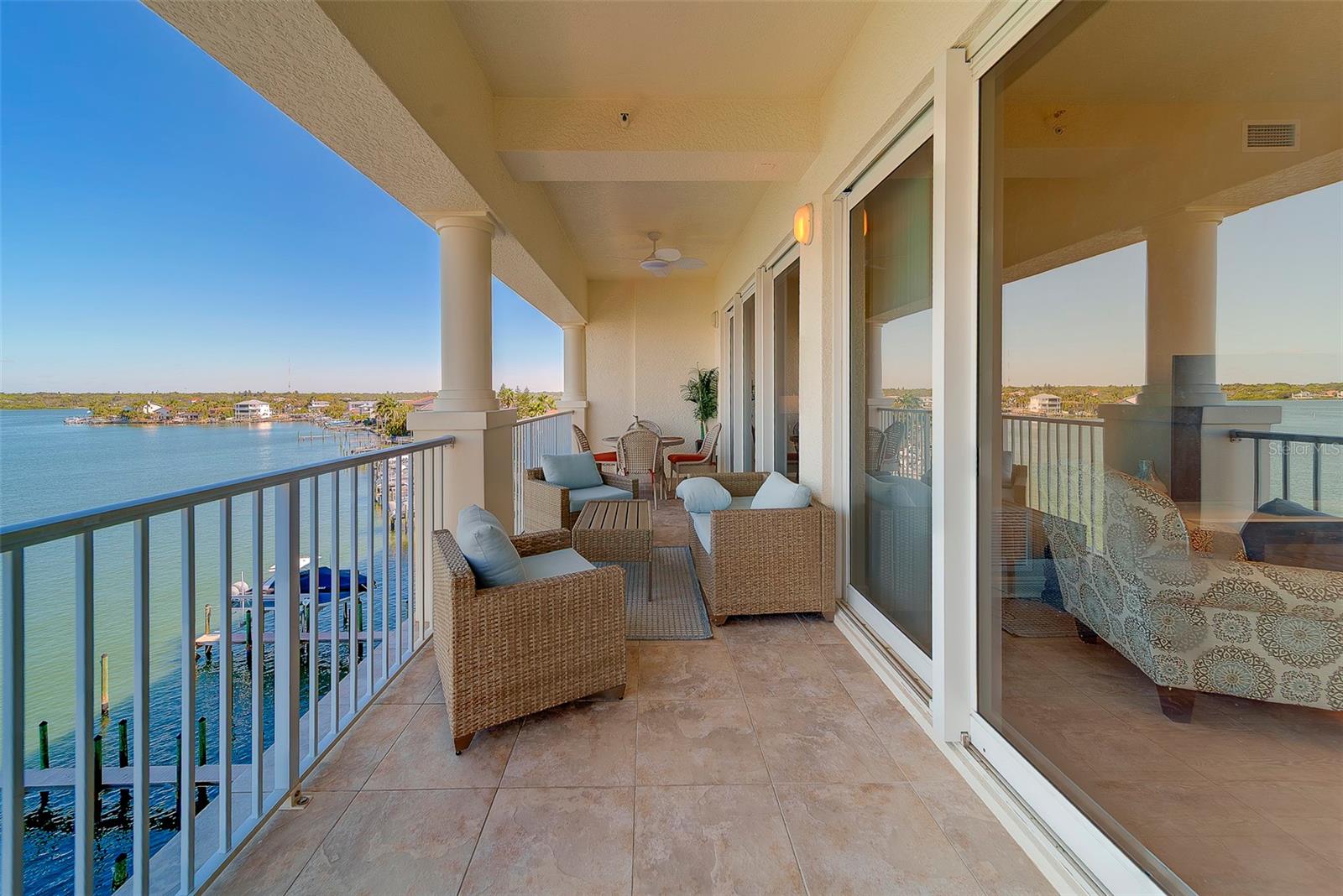 Image 25 of 74 For 17735 Gulf Boulevard 501