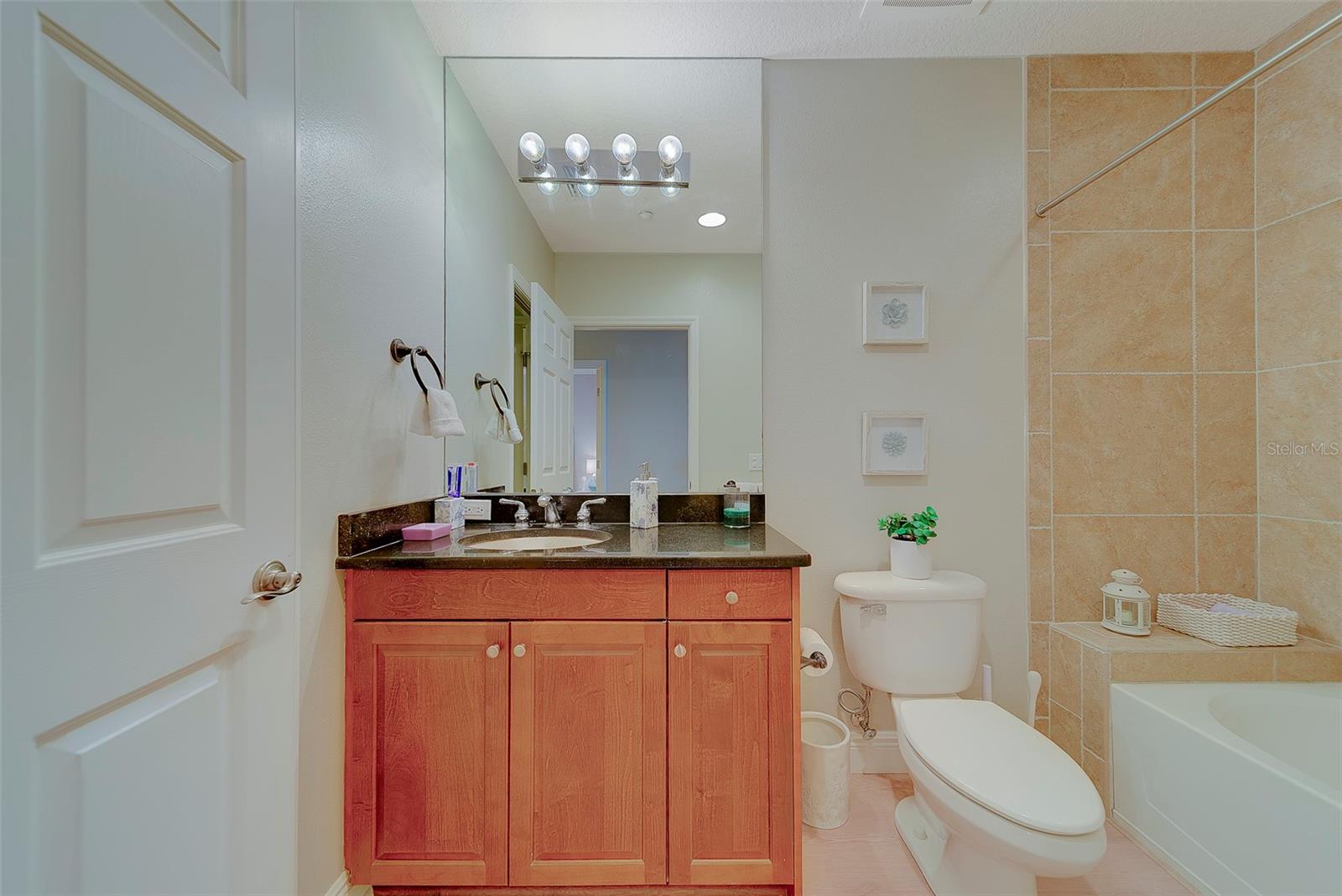 Image 38 of 74 For 17735 Gulf Boulevard 501