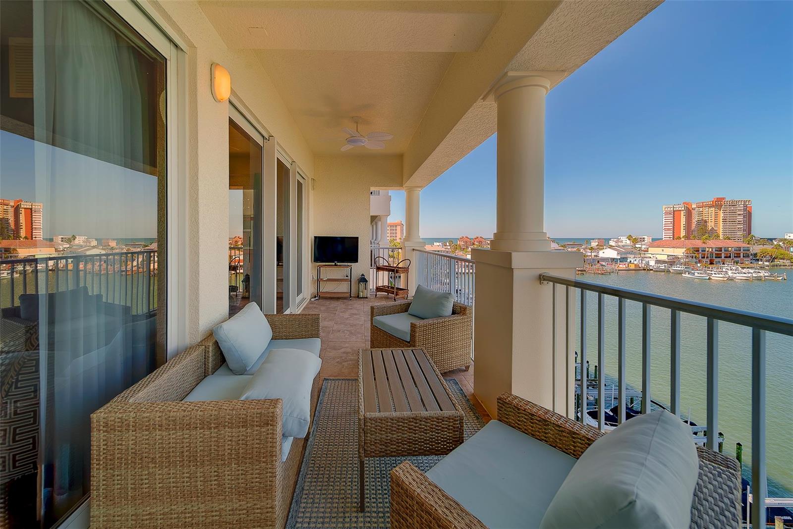 Image 50 of 74 For 17735 Gulf Boulevard 501