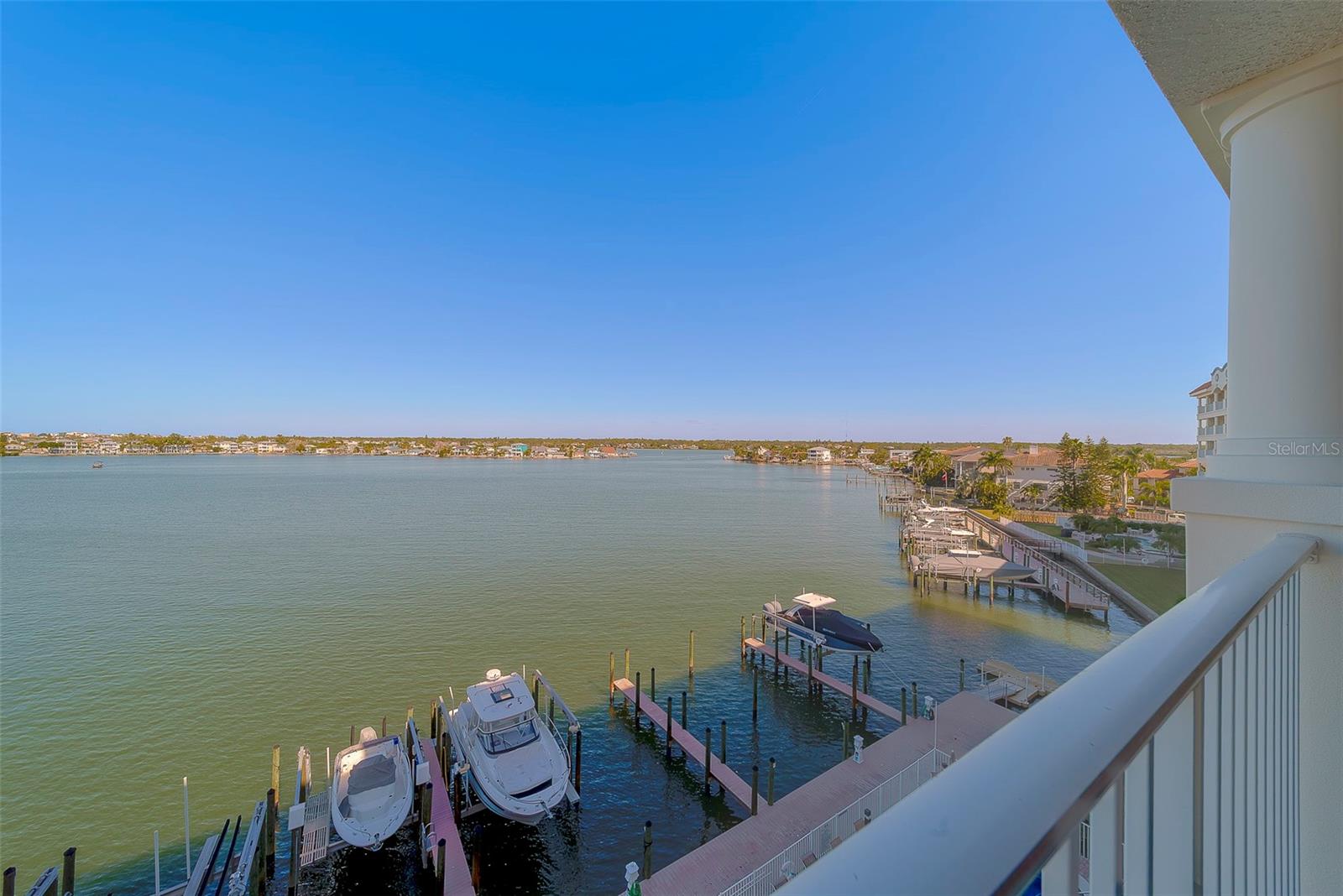 Image 51 of 74 For 17735 Gulf Boulevard 501