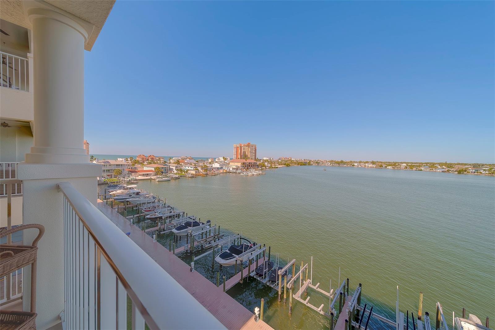 Image 63 of 74 For 17735 Gulf Boulevard 501