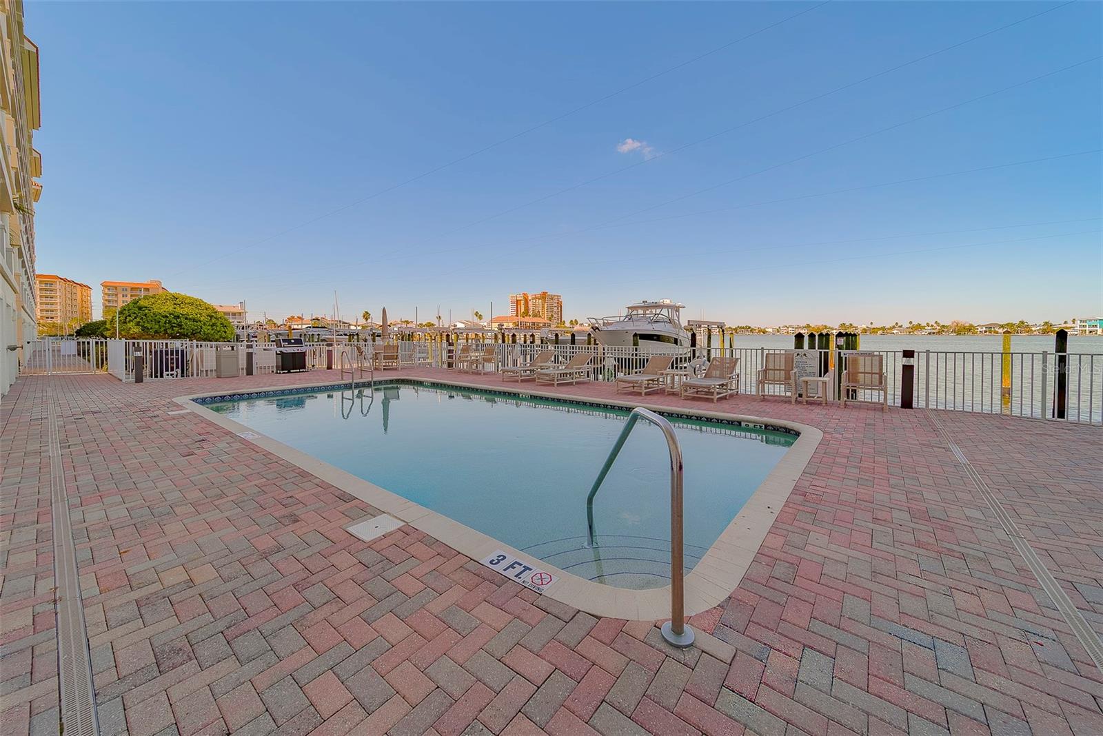 Image 69 of 74 For 17735 Gulf Boulevard 501