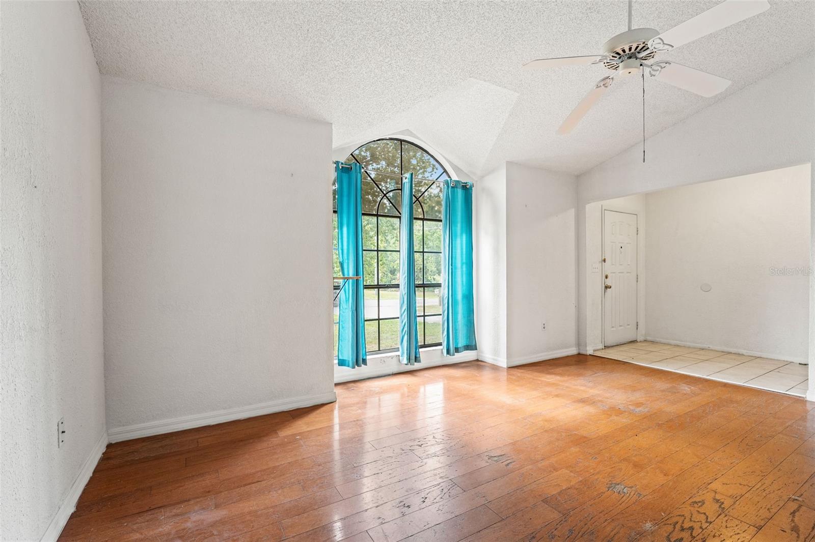 Listing photo id 8 for 13991 Coronado Drive