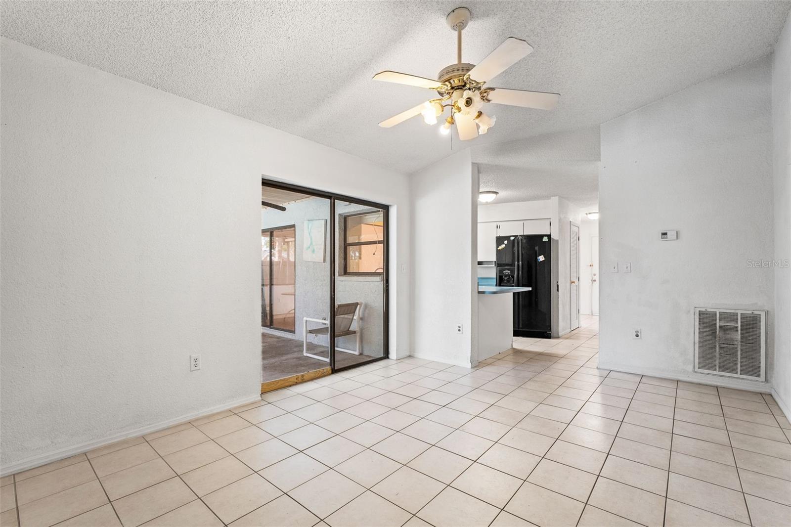 Listing photo id 10 for 13991 Coronado Drive