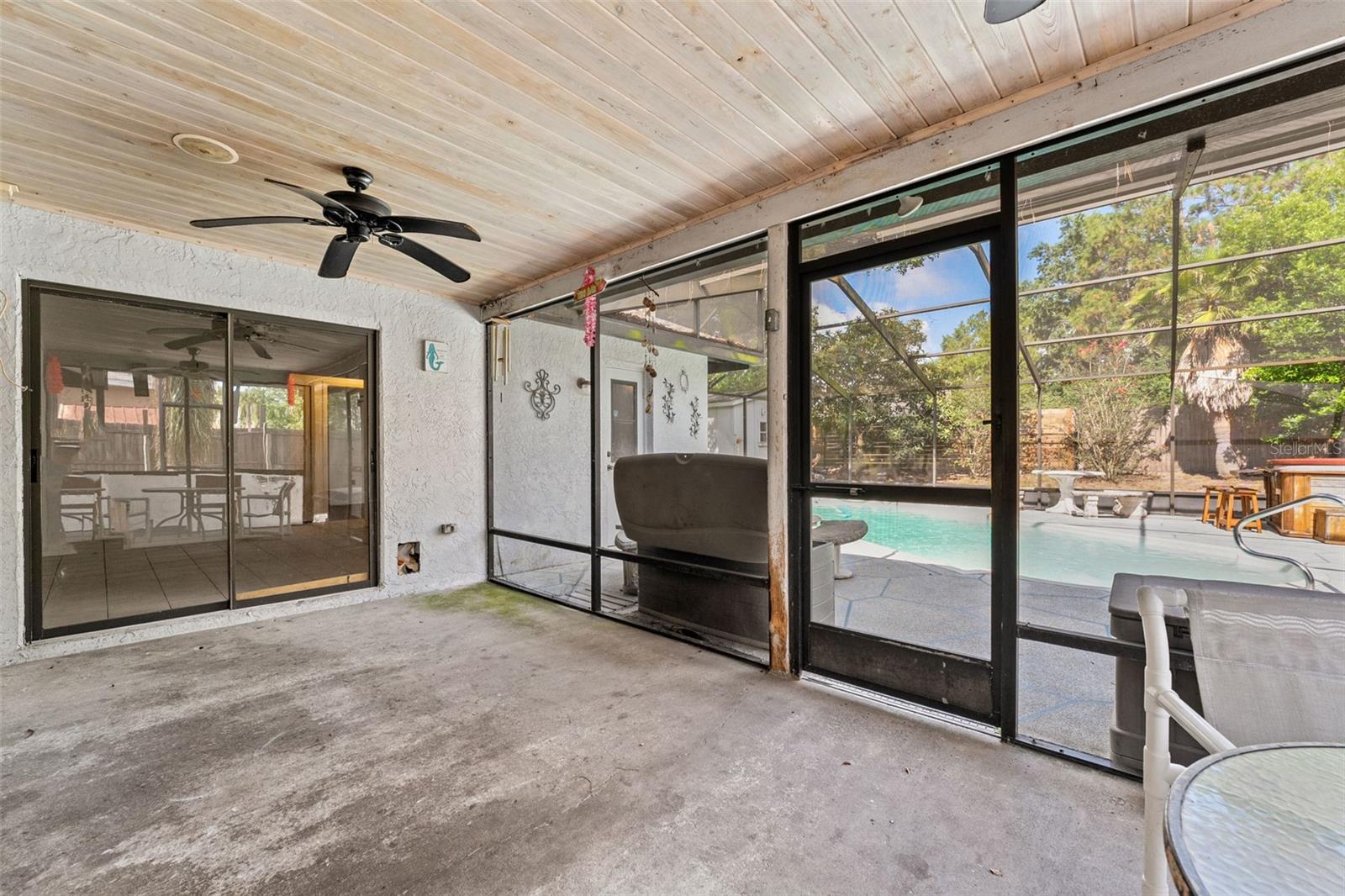 Listing photo id 19 for 13991 Coronado Drive