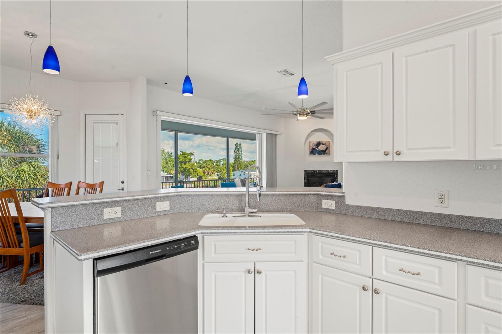 Image 21 of 94 For 3459 Flamingo Boulevard