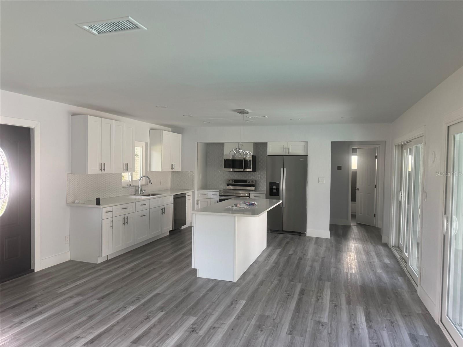 Image 3 of 4 For 321 Shore Drive E