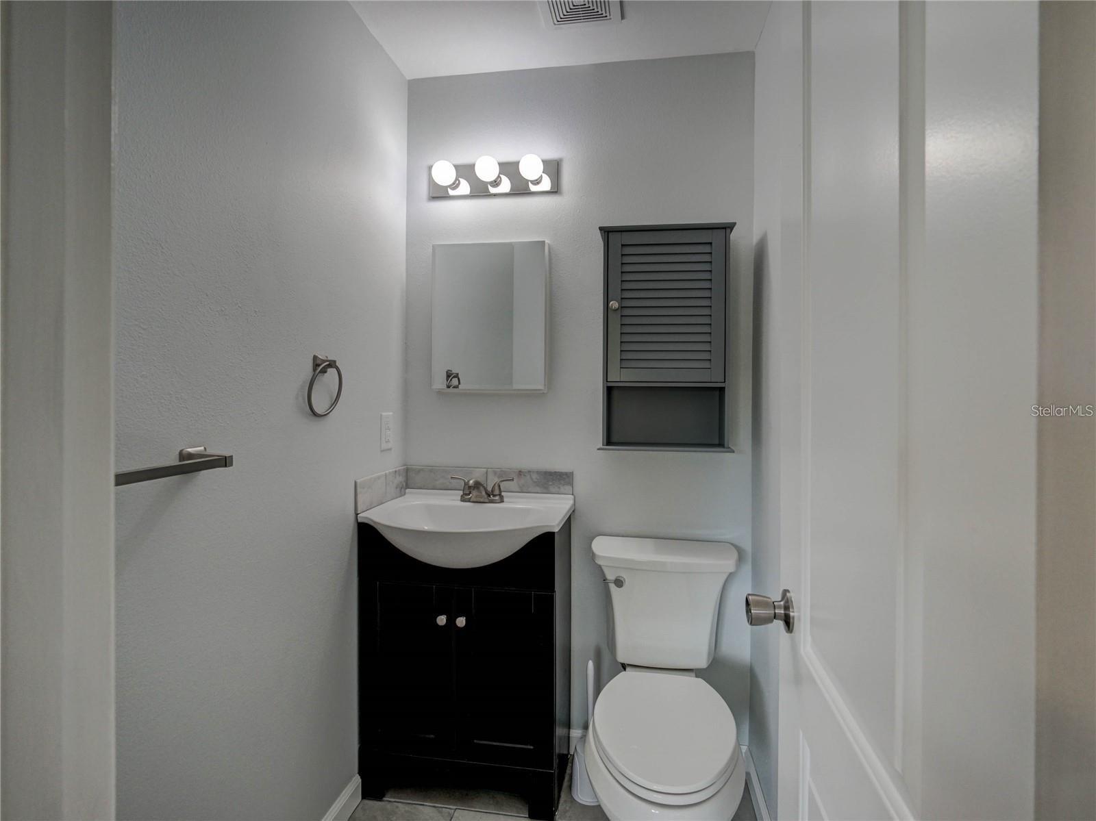 Image 17 of 23 For 1007 Sumner Boulevard C