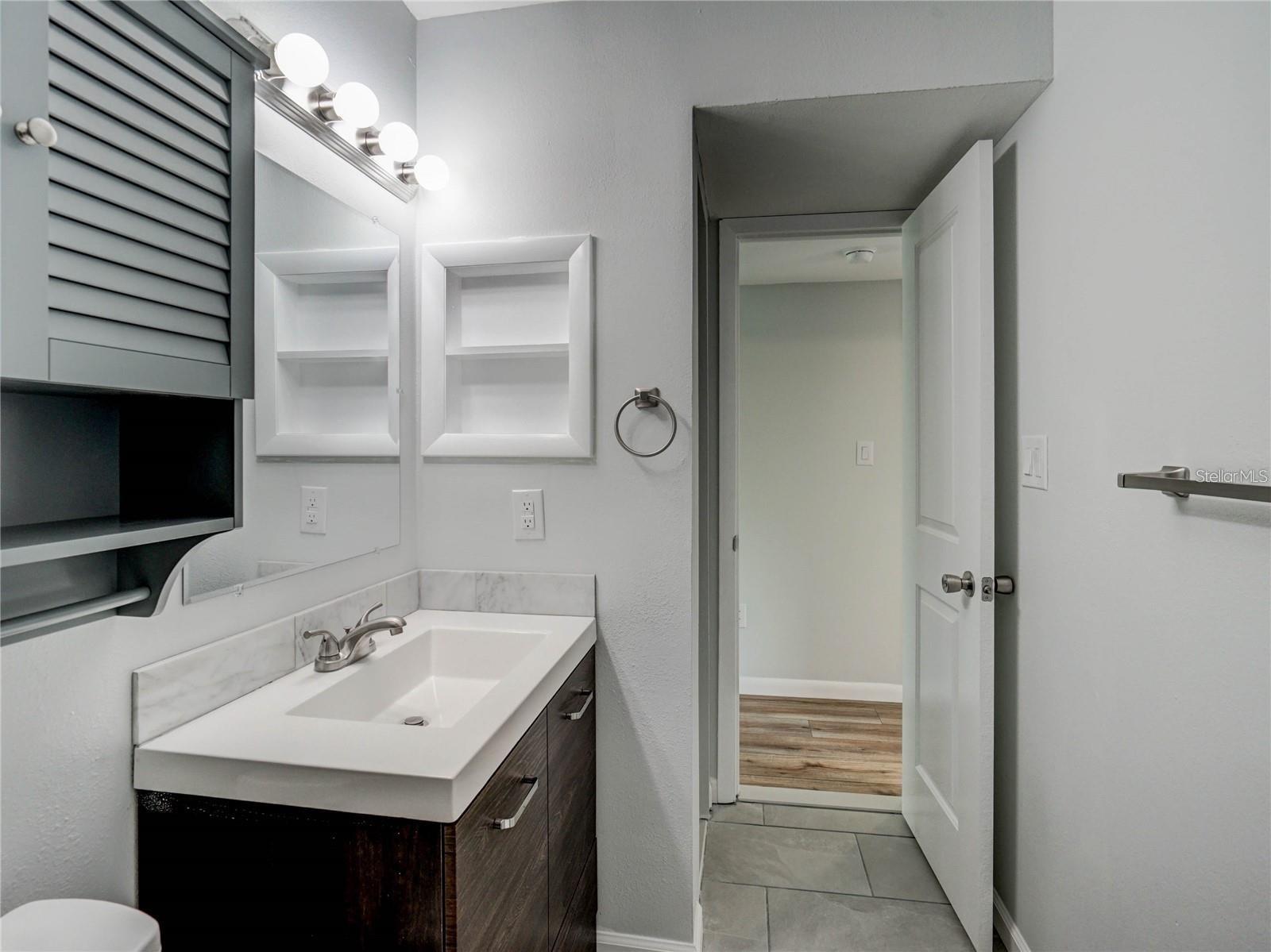 Image 21 of 23 For 1007 Sumner Boulevard C