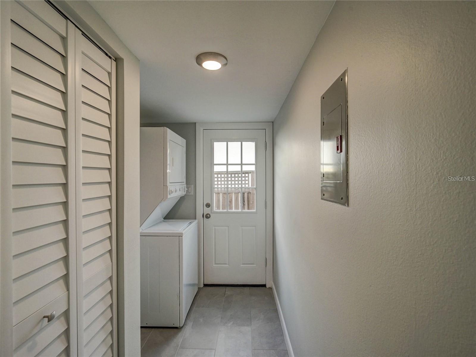 Image 22 of 23 For 1007 Sumner Boulevard C