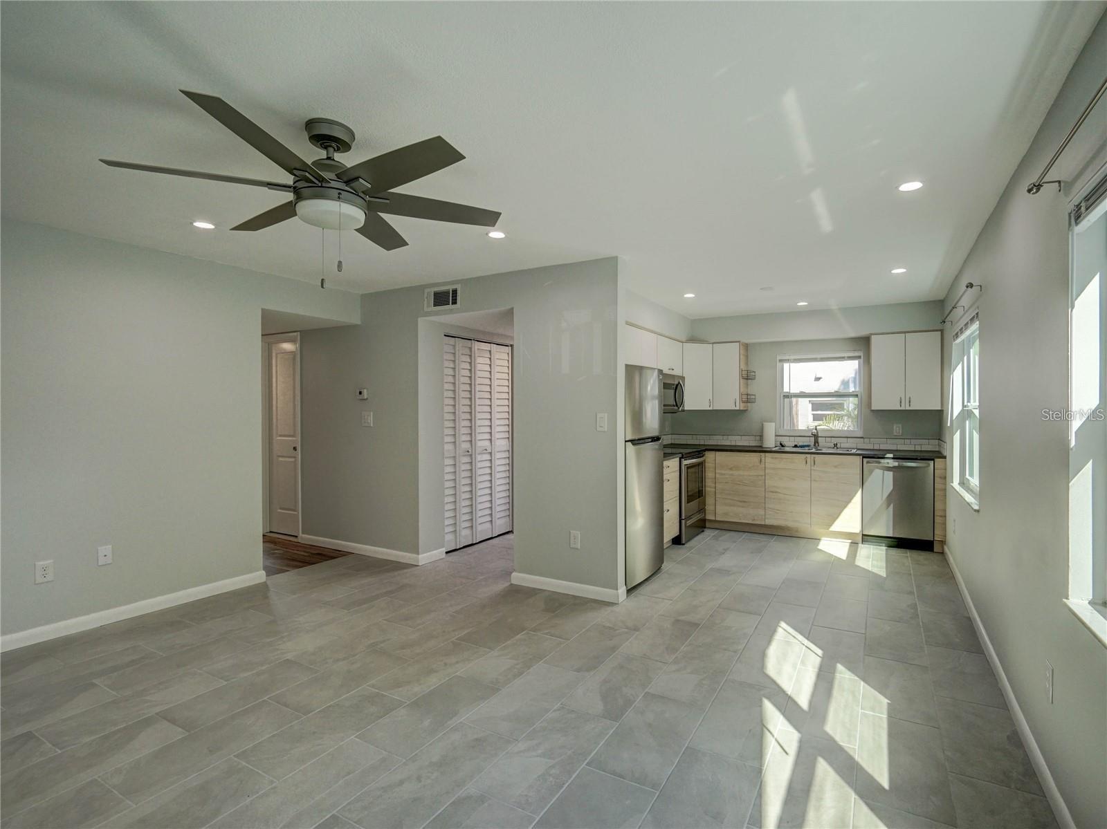 Image 5 of 23 For 1007 Sumner Boulevard C