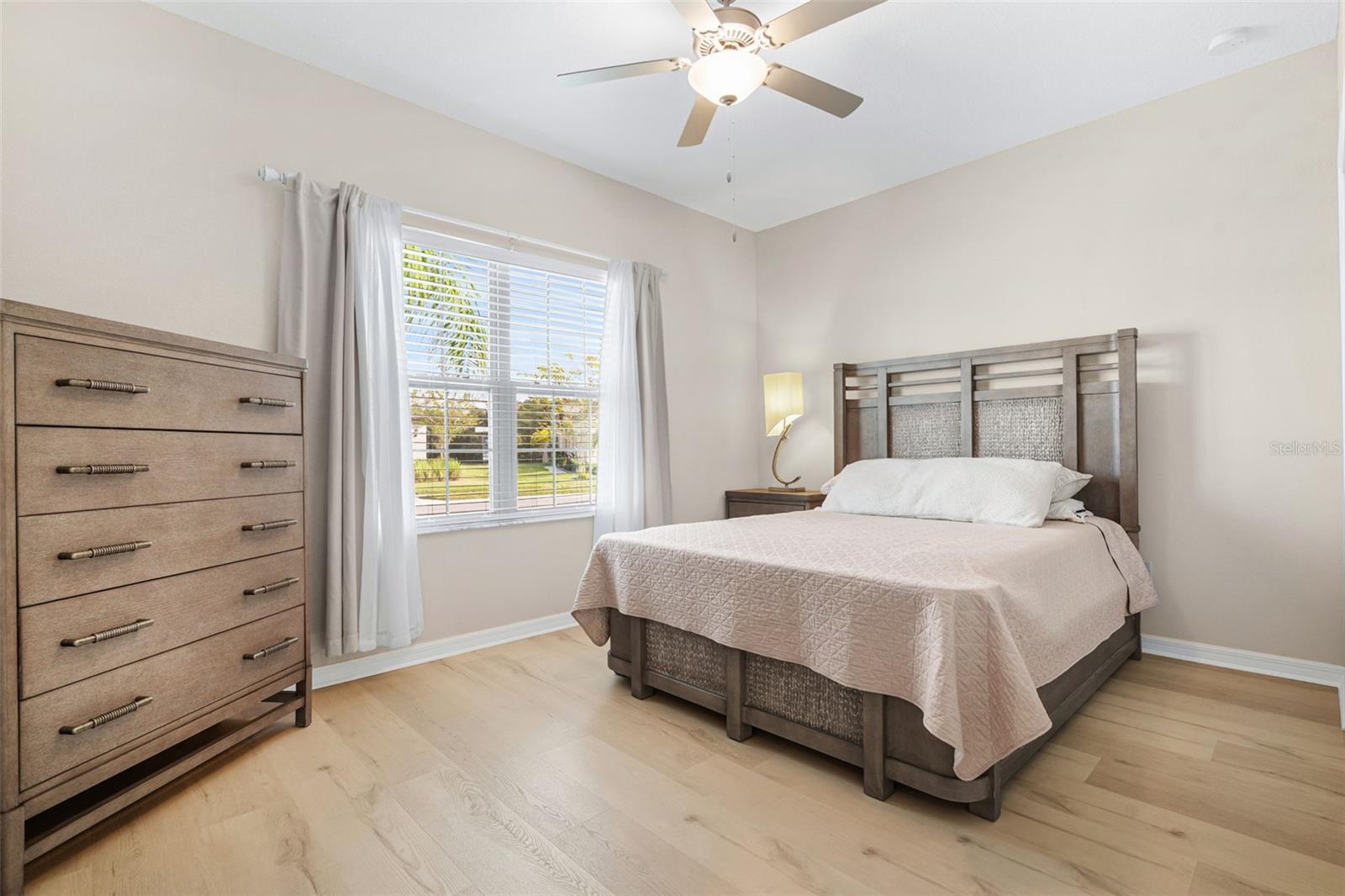 Image 19 of 46 For 13475 Crest Lake Drive