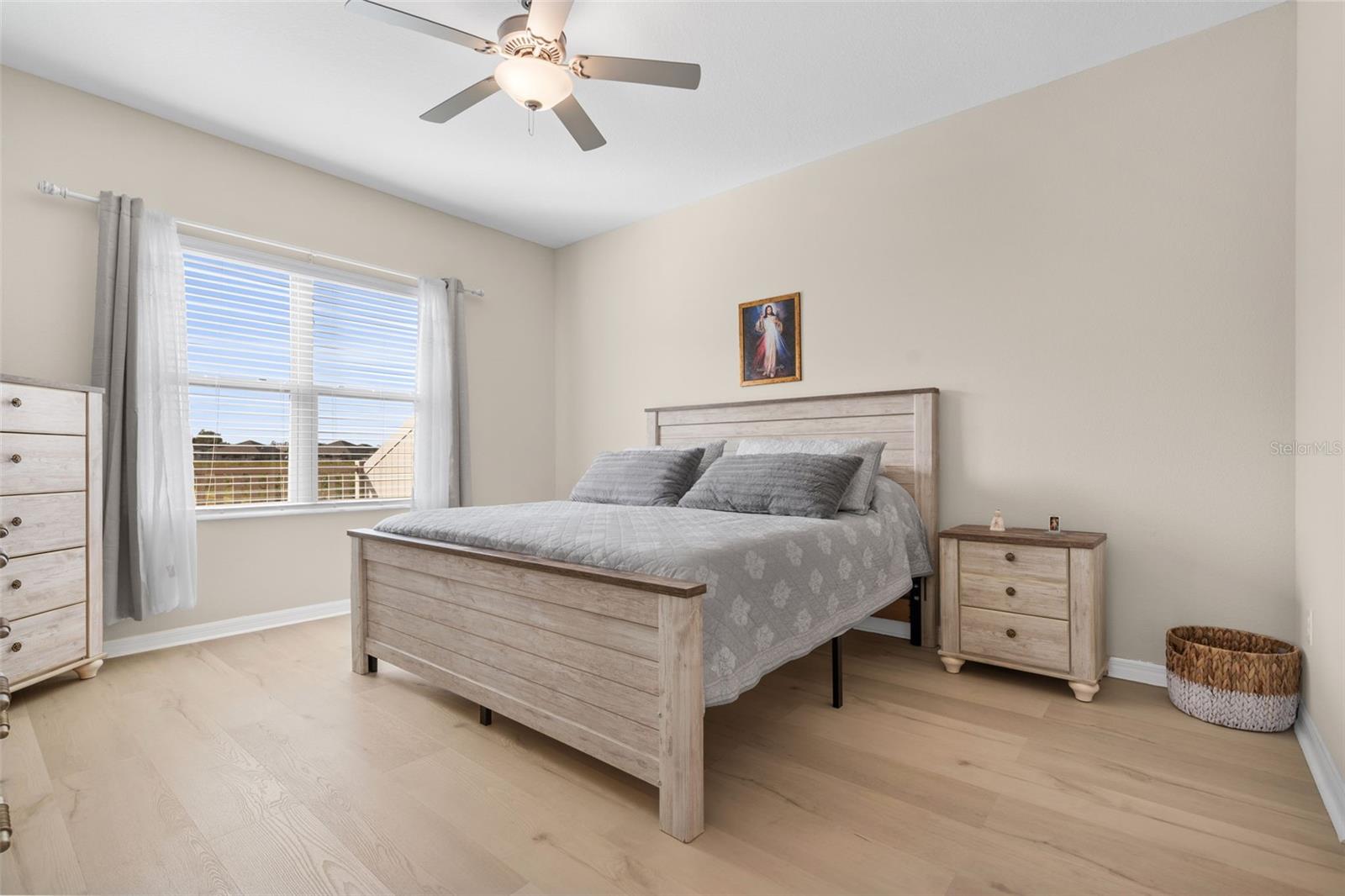 Image 23 of 46 For 13475 Crest Lake Drive