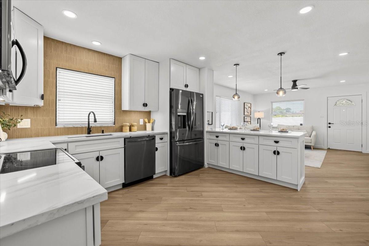 Image 10 of 60 For 742 91st Avenue N