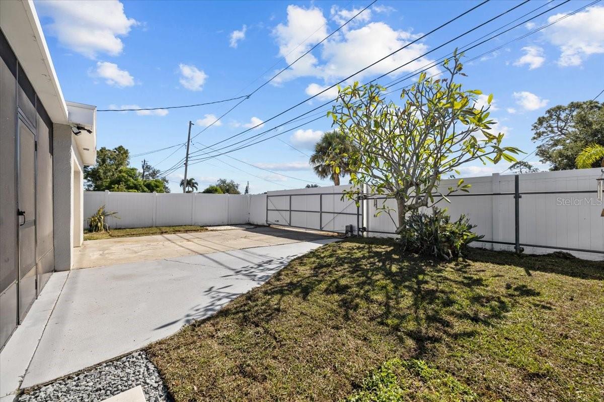 Image 51 of 60 For 742 91st Avenue N