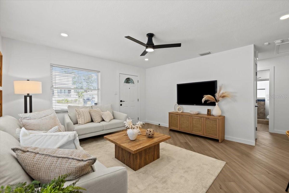 Image 6 of 60 For 742 91st Avenue N