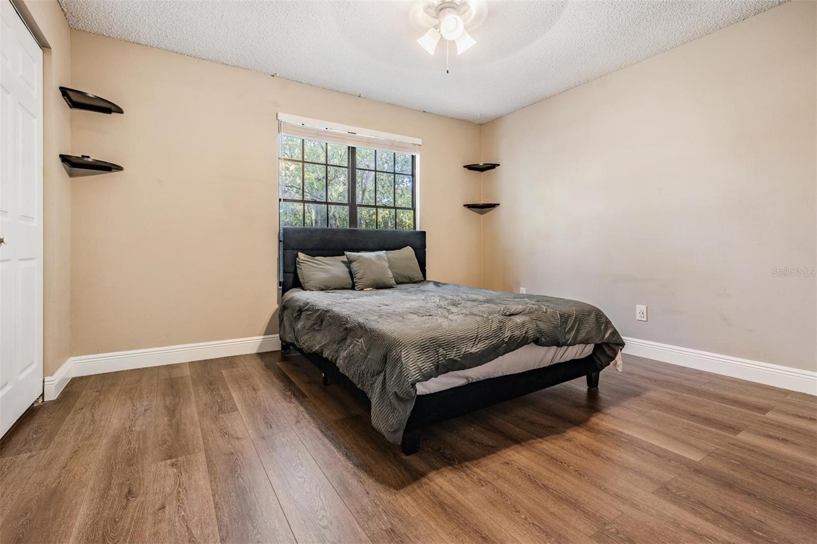 Image 22 of 40 For 16553 Brigadoon Drive