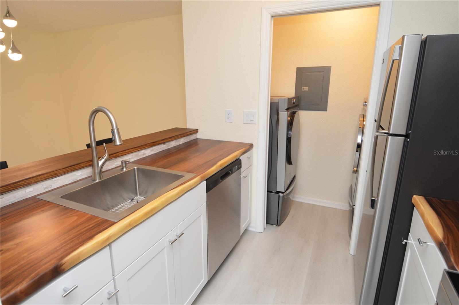 Image 10 of 95 For 10263 Gandy Boulevard N 607