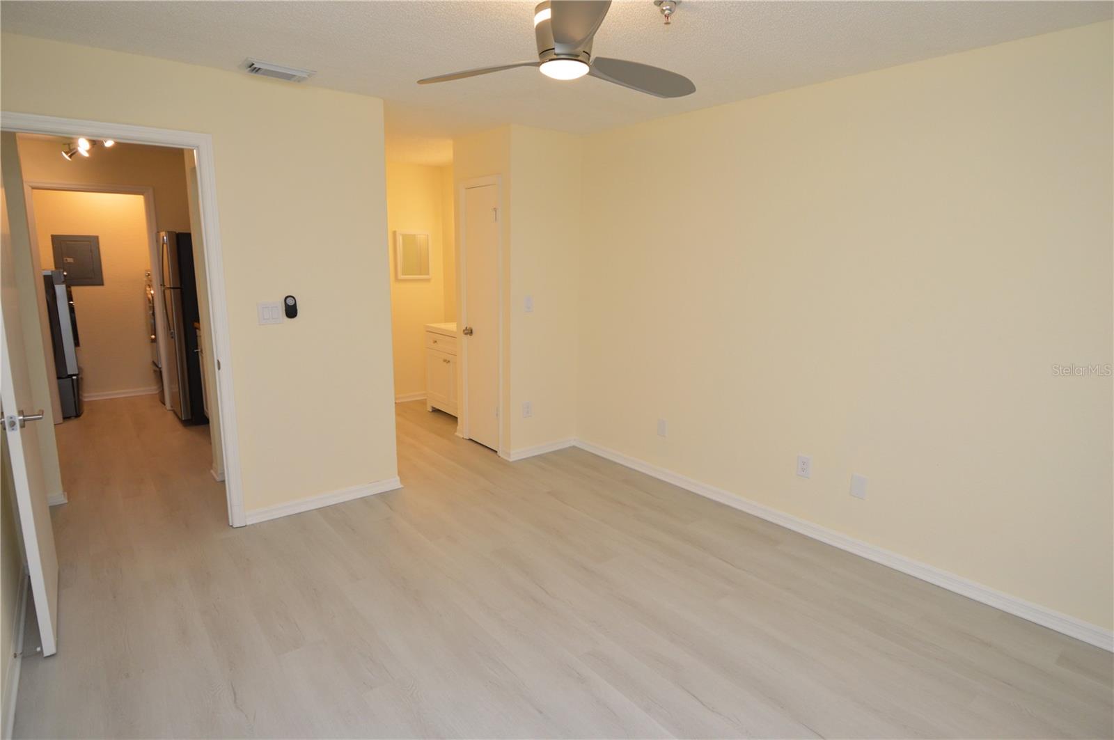 Image 34 of 95 For 10263 Gandy Boulevard N 607