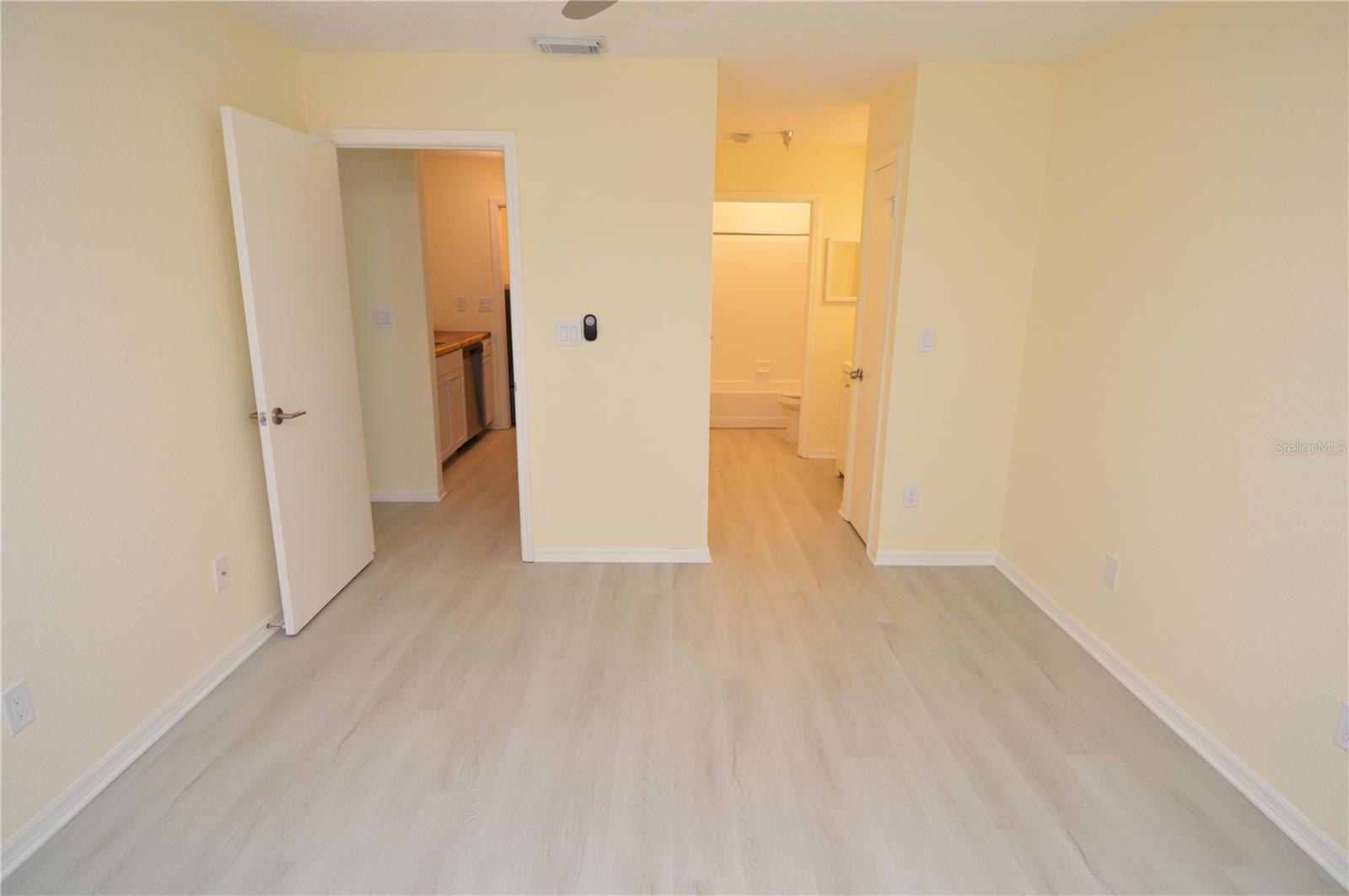 Image 35 of 95 For 10263 Gandy Boulevard N 607