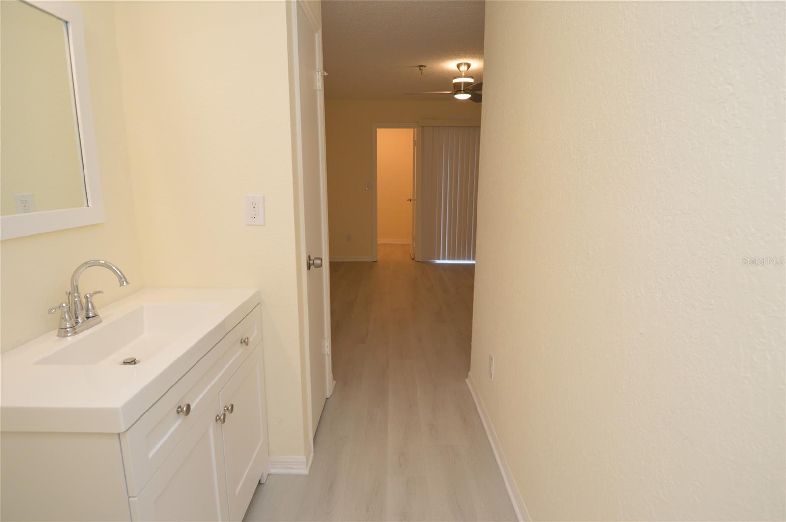 Image 40 of 95 For 10263 Gandy Boulevard N 607