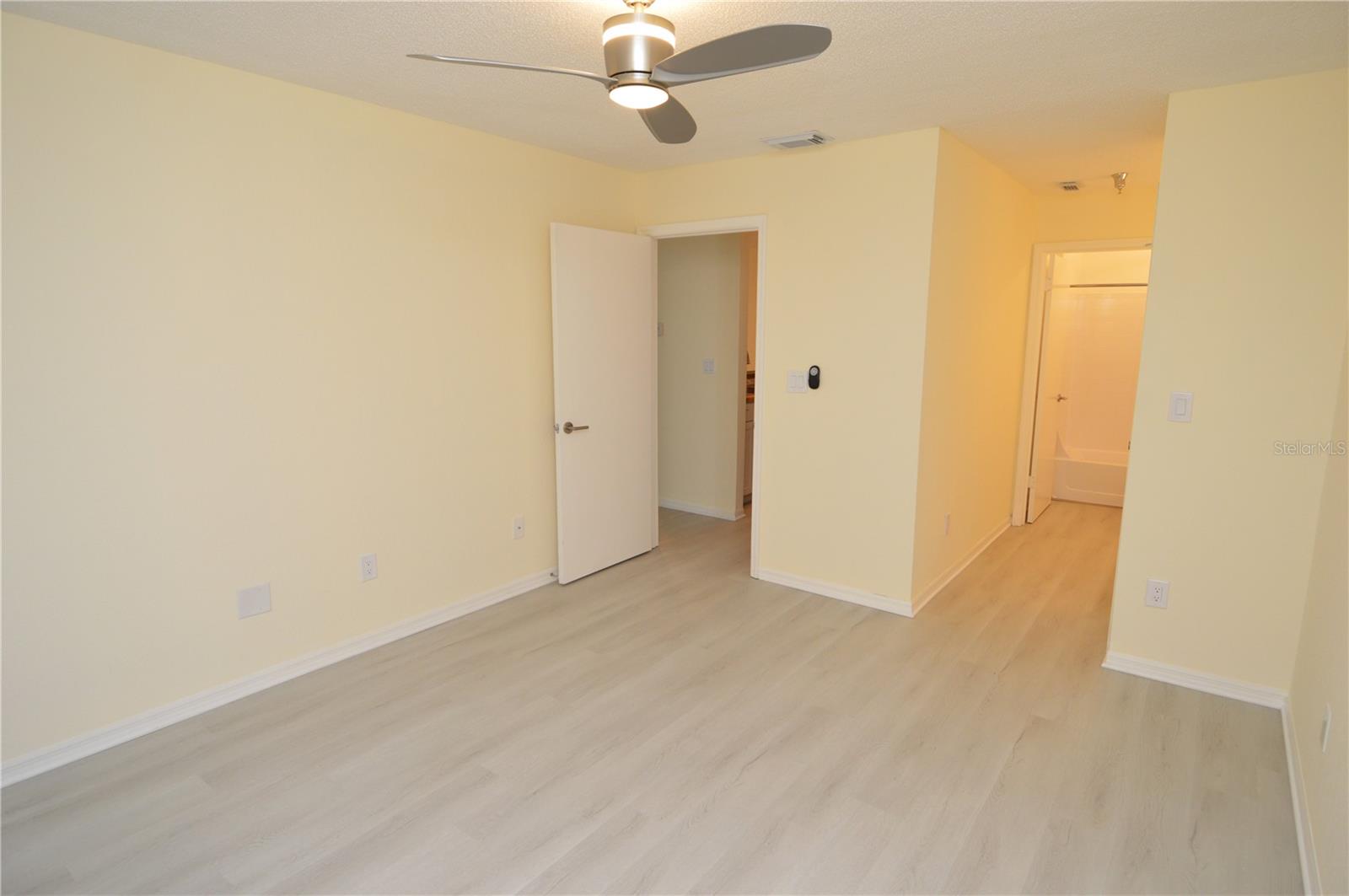 Image 41 of 95 For 10263 Gandy Boulevard N 607