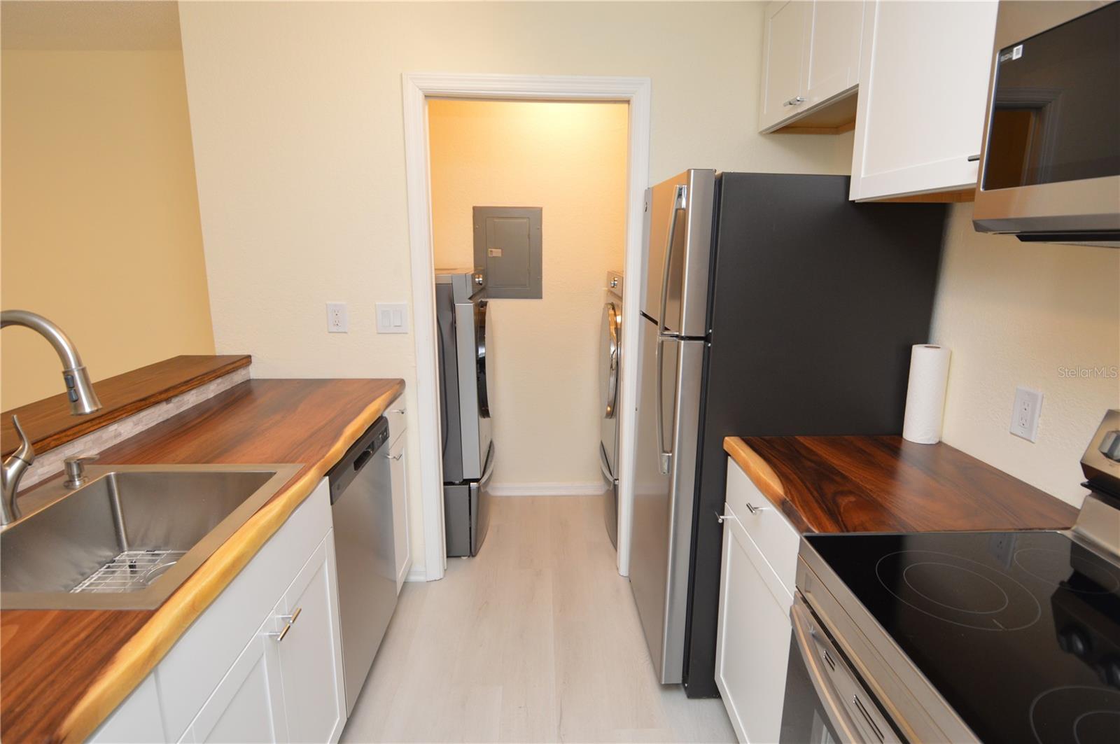 Image 9 of 95 For 10263 Gandy Boulevard N 607