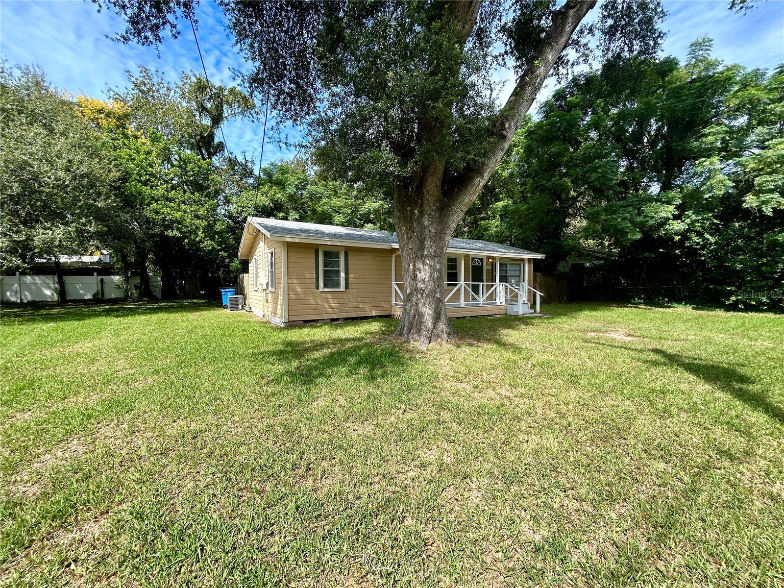 Image 3 of 26 For 2507 Lenna Avenue