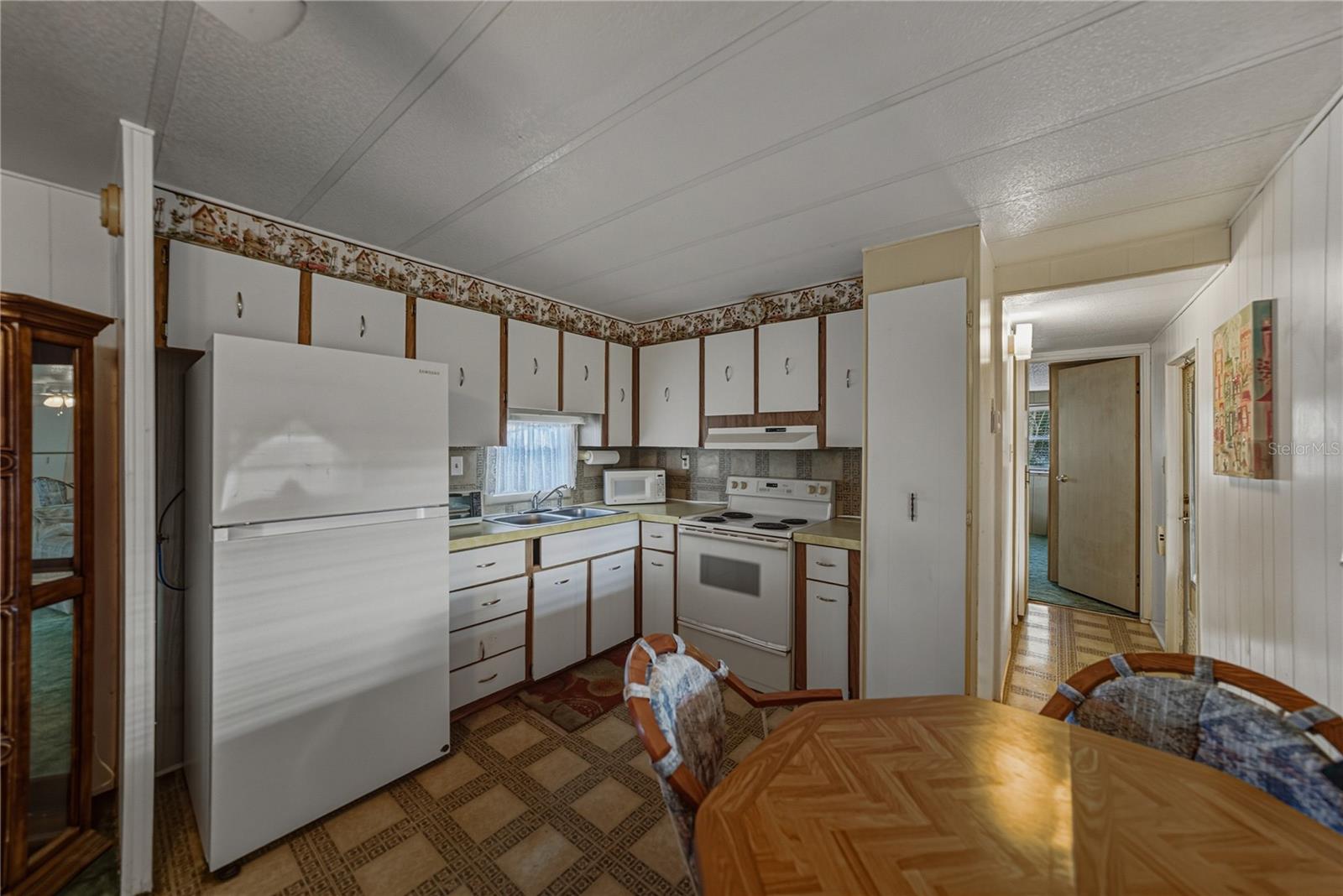 Image 13 of 37 For 38452 Beniger Drive