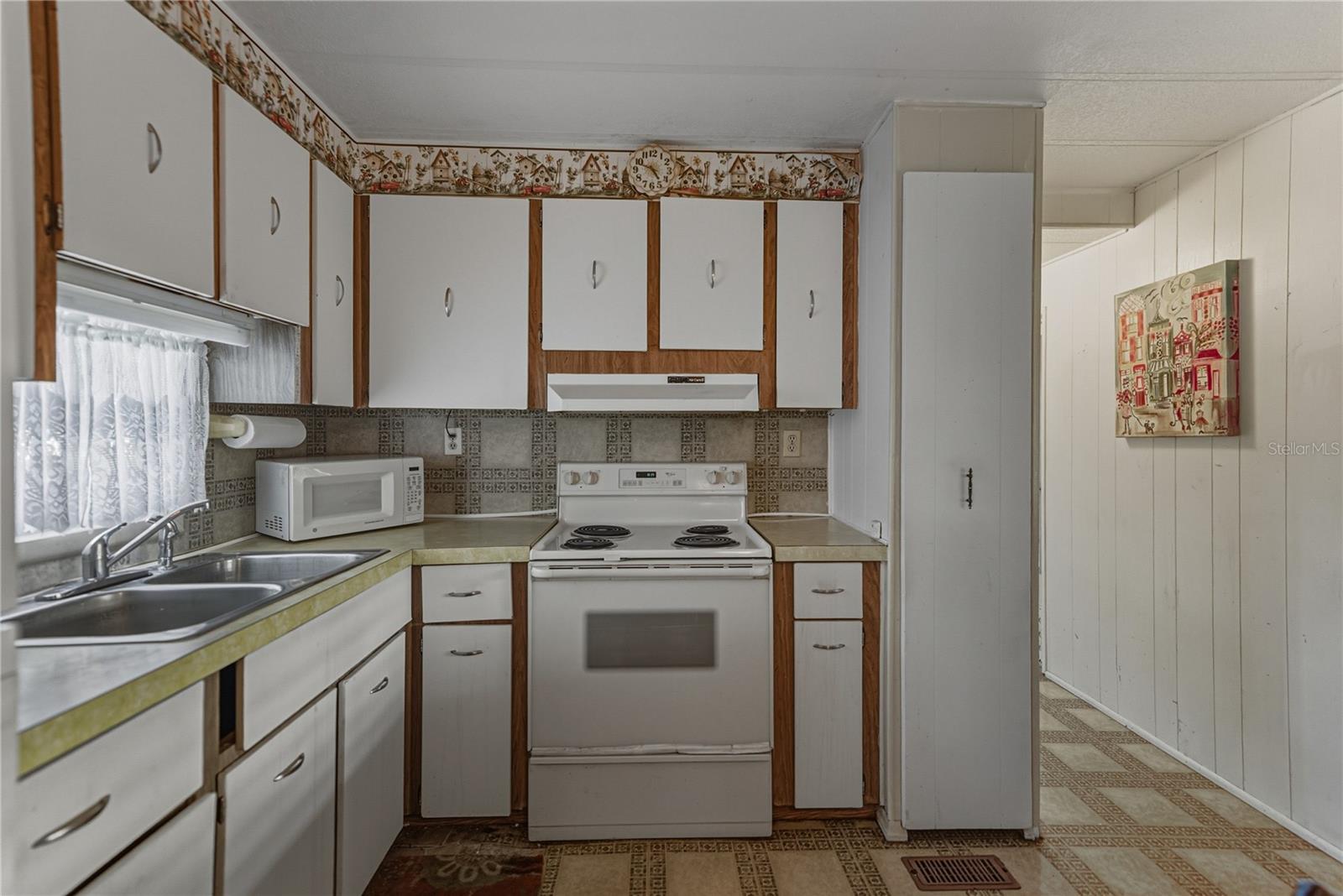 Image 14 of 37 For 38452 Beniger Drive