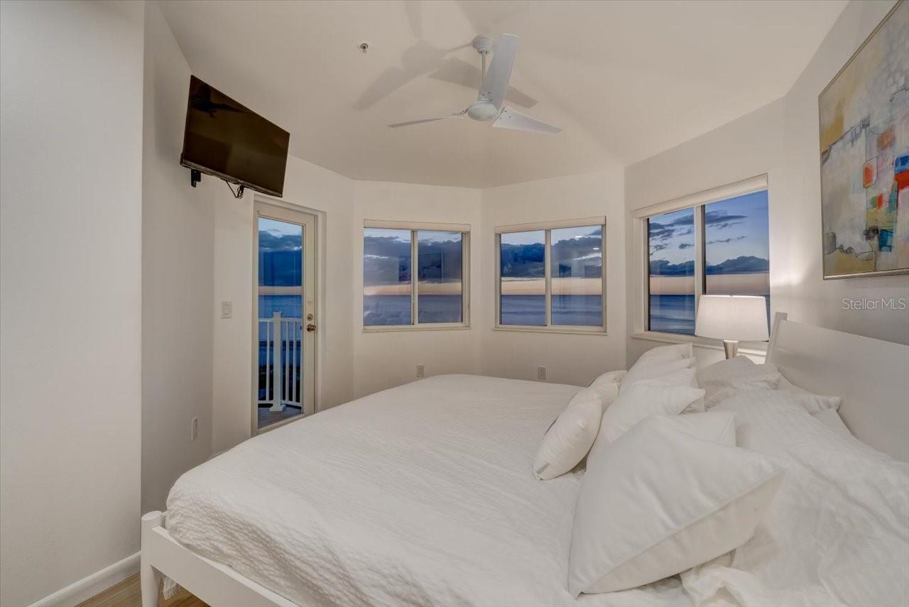 Image 19 of 44 For 17852 Lee Avenue