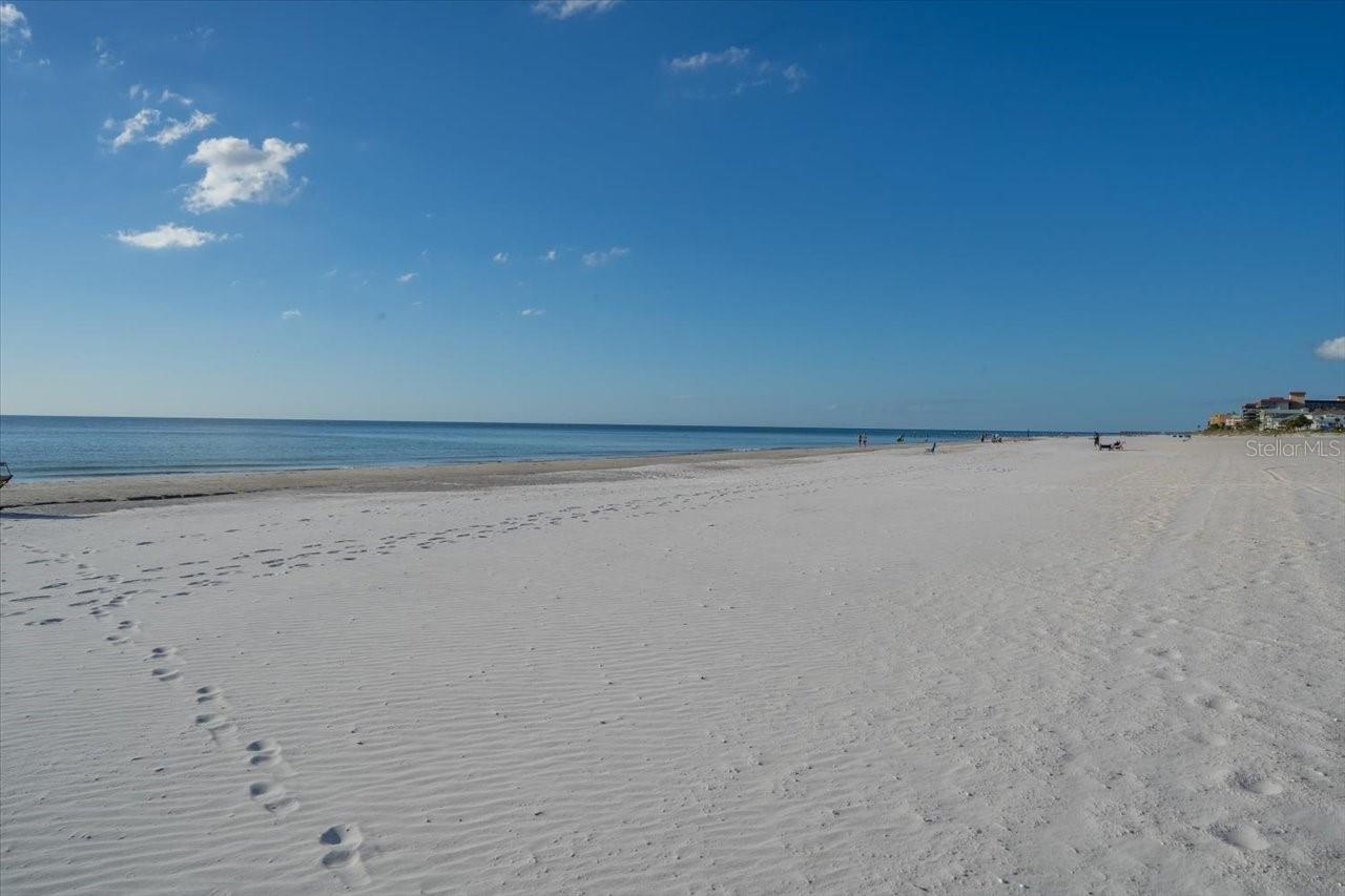 Image 25 of 44 For 17852 Lee Avenue