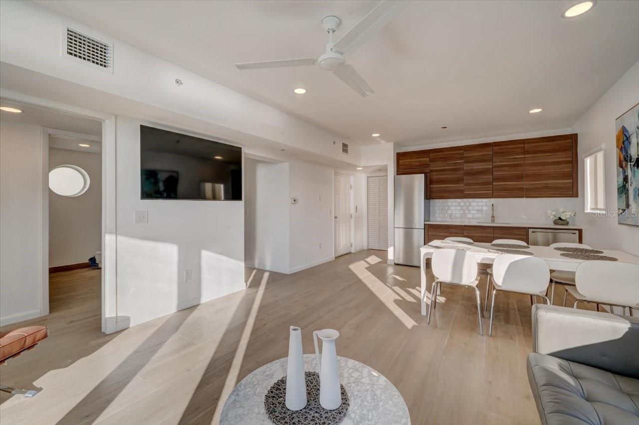 Image 29 of 44 For 17852 Lee Avenue