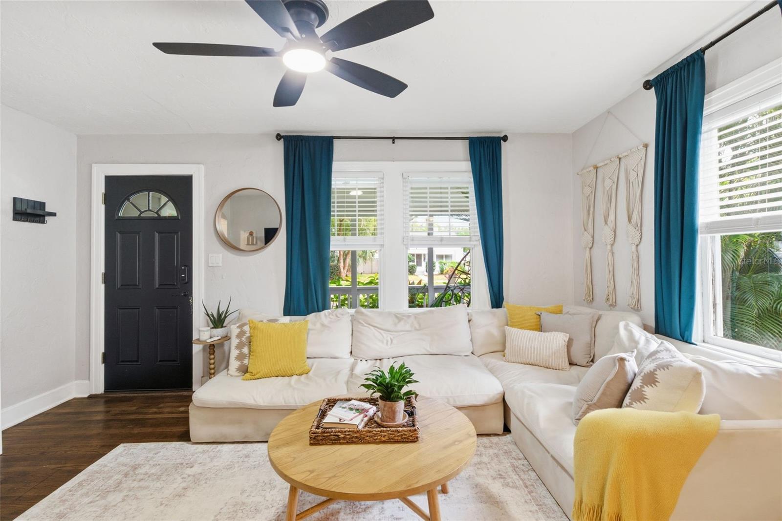 Image 6 of 29 For 3645 Dartmouth Avenue N