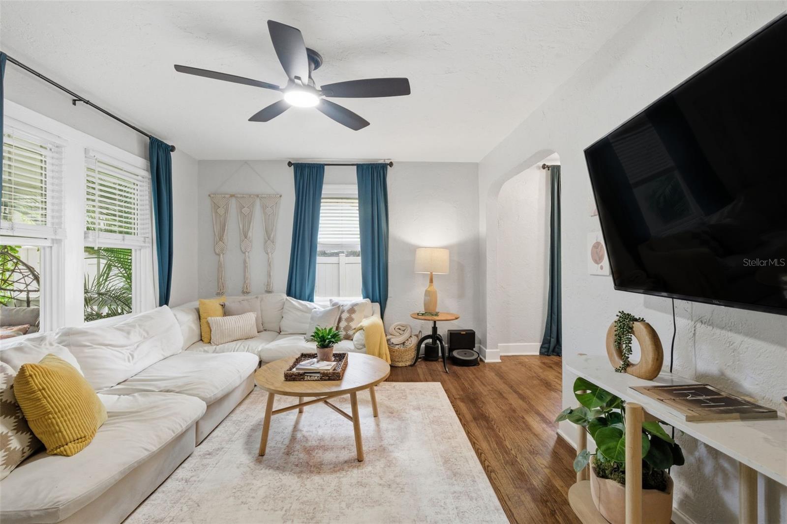 Image 9 of 29 For 3645 Dartmouth Avenue N