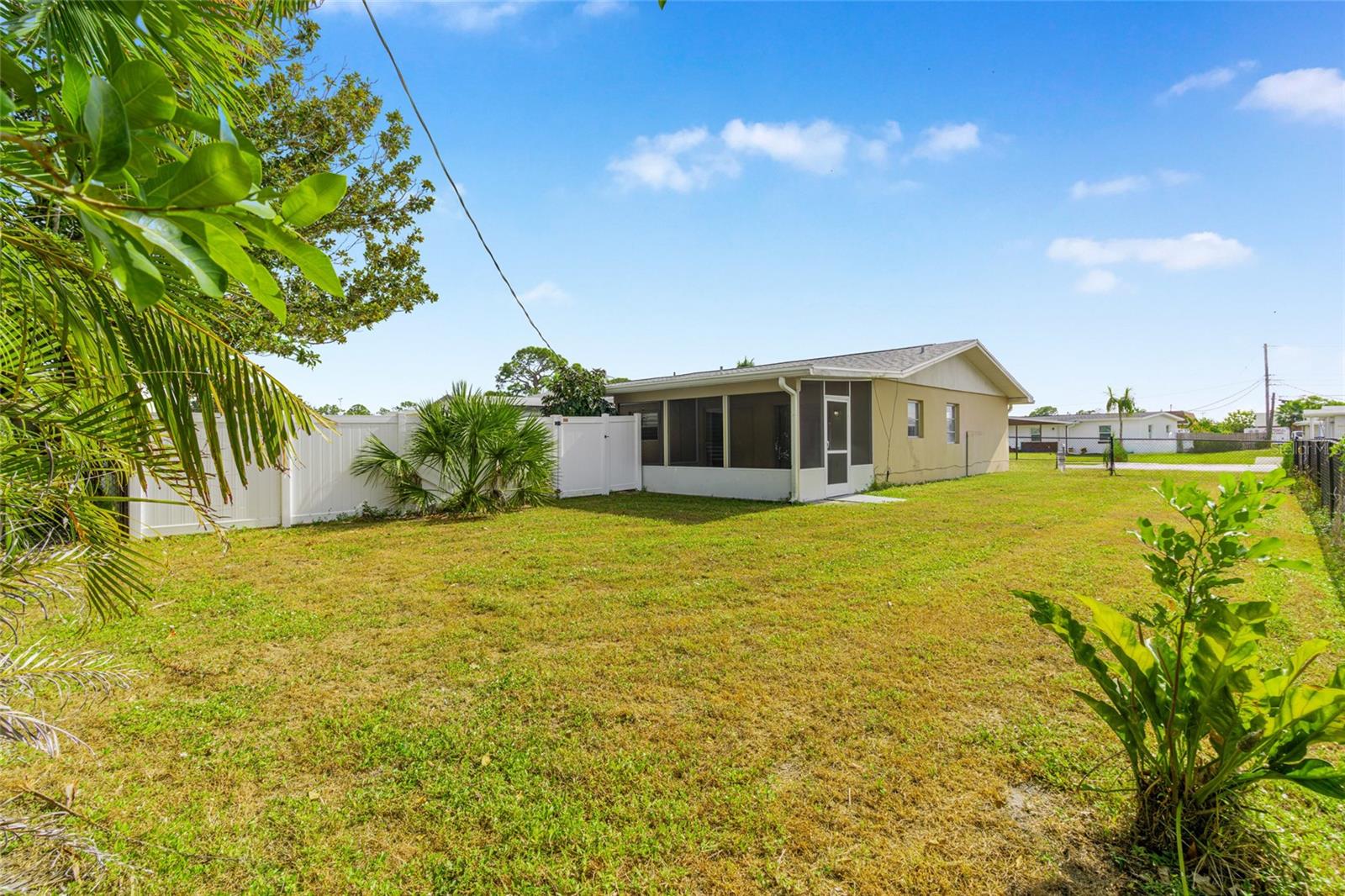 Image 21 of 25 For 6014 Deming Avenue