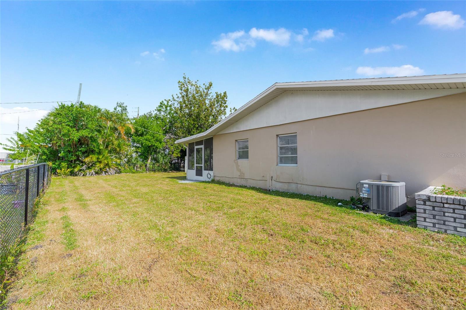 Image 24 of 25 For 6014 Deming Avenue