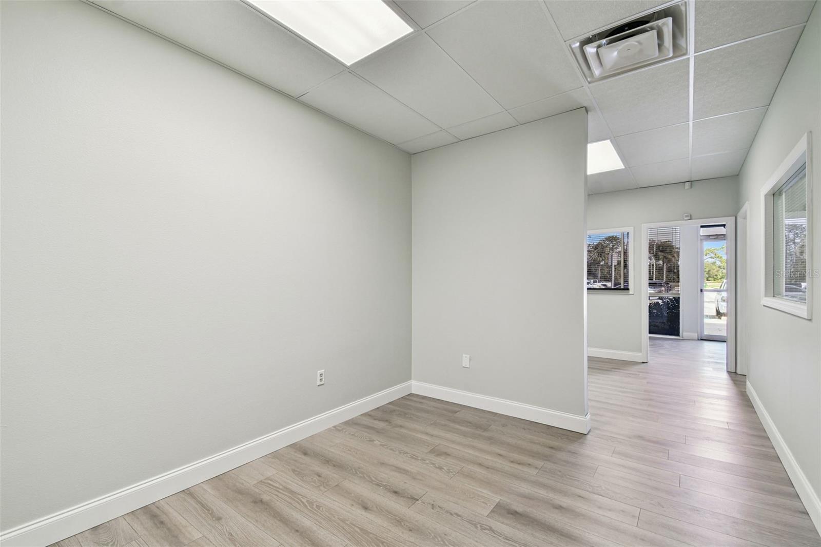 Image 12 of 43 For 5404 Hoover Boulevard 18