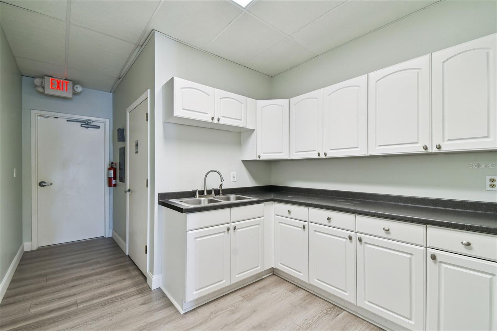 Image 13 of 43 For 5404 Hoover Boulevard 18