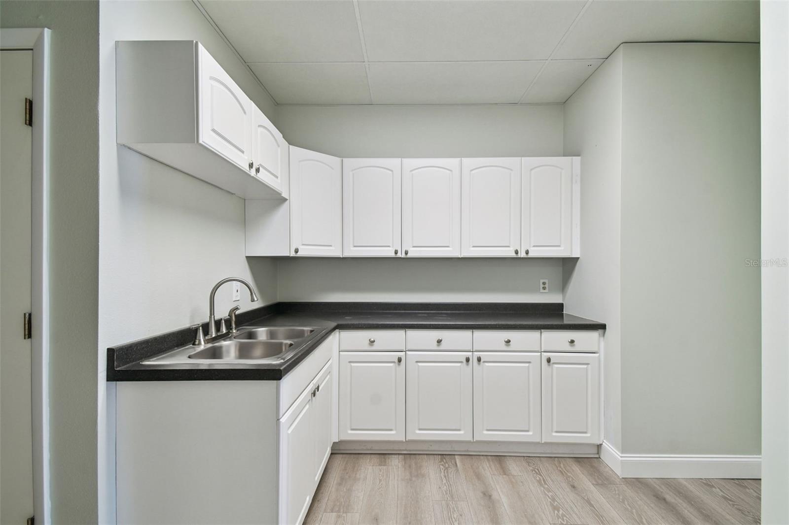 Image 15 of 43 For 5404 Hoover Boulevard 18