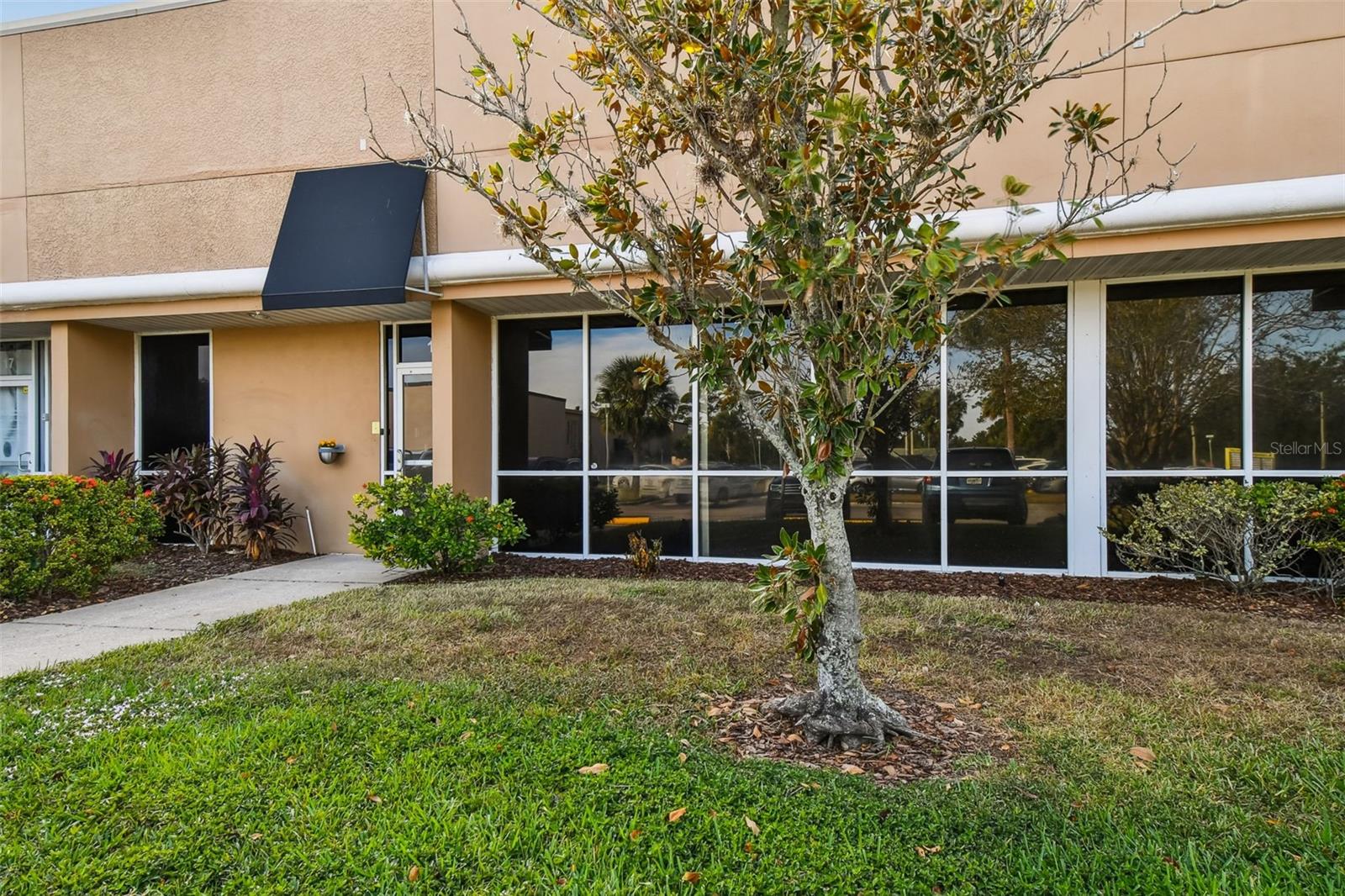 Image 2 of 43 For 5404 Hoover Boulevard 18