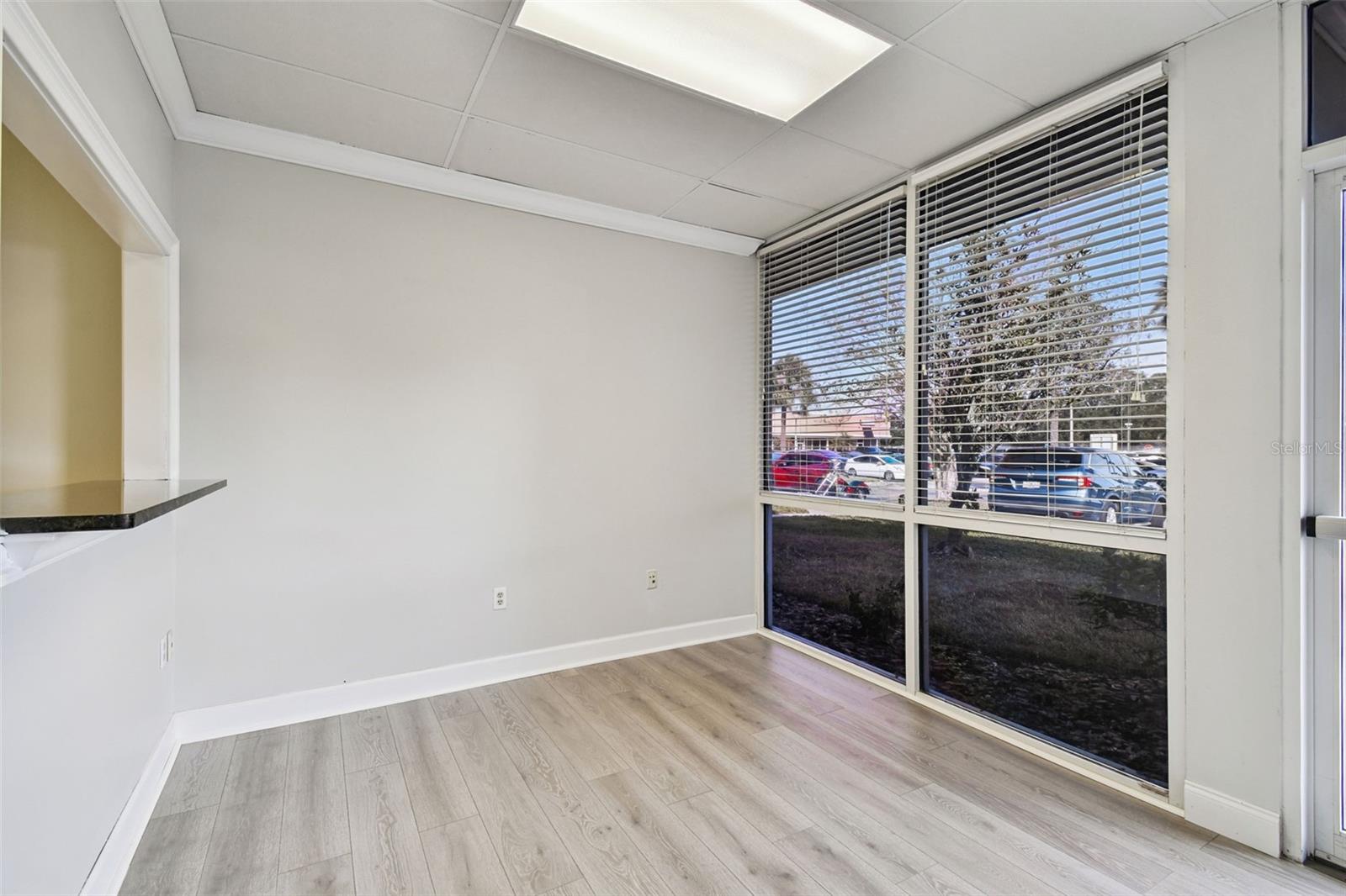 Image 5 of 43 For 5404 Hoover Boulevard 18