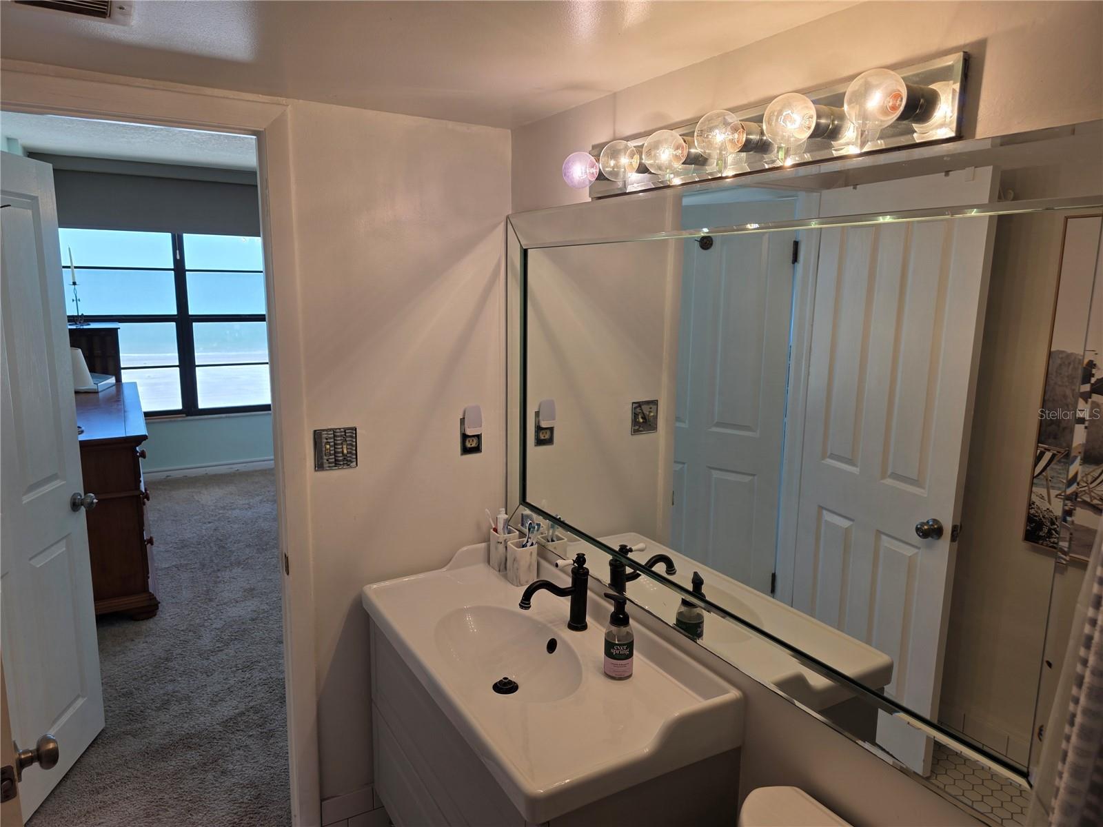 Image 22 of 34 For 17580 Gulf Boulevard 311