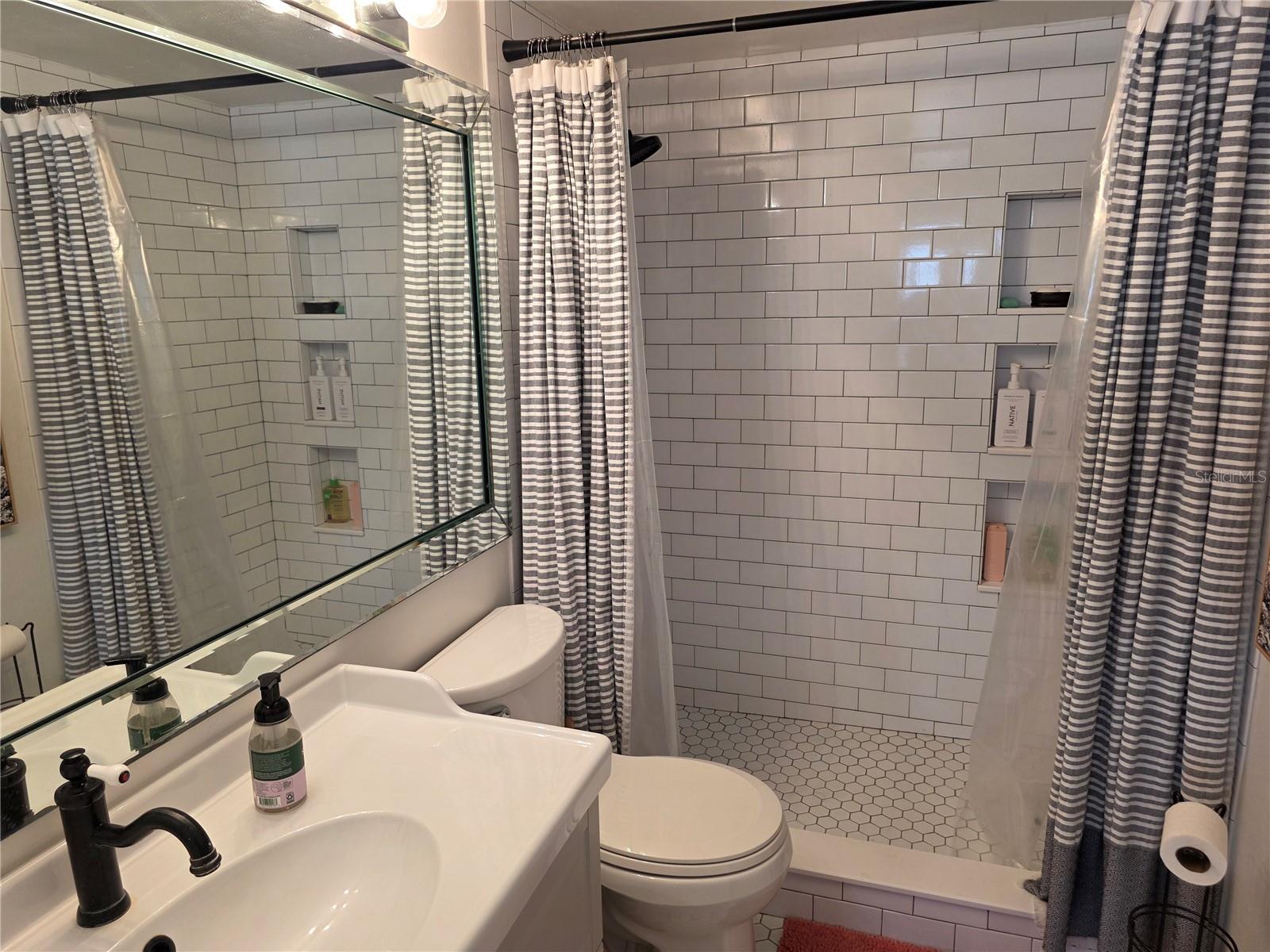 Image 23 of 34 For 17580 Gulf Boulevard 311