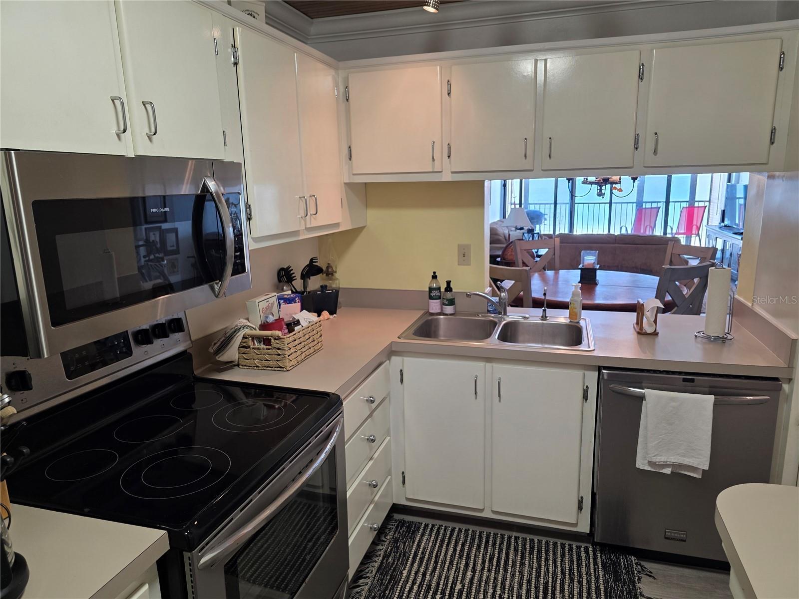 Image 28 of 34 For 17580 Gulf Boulevard 311