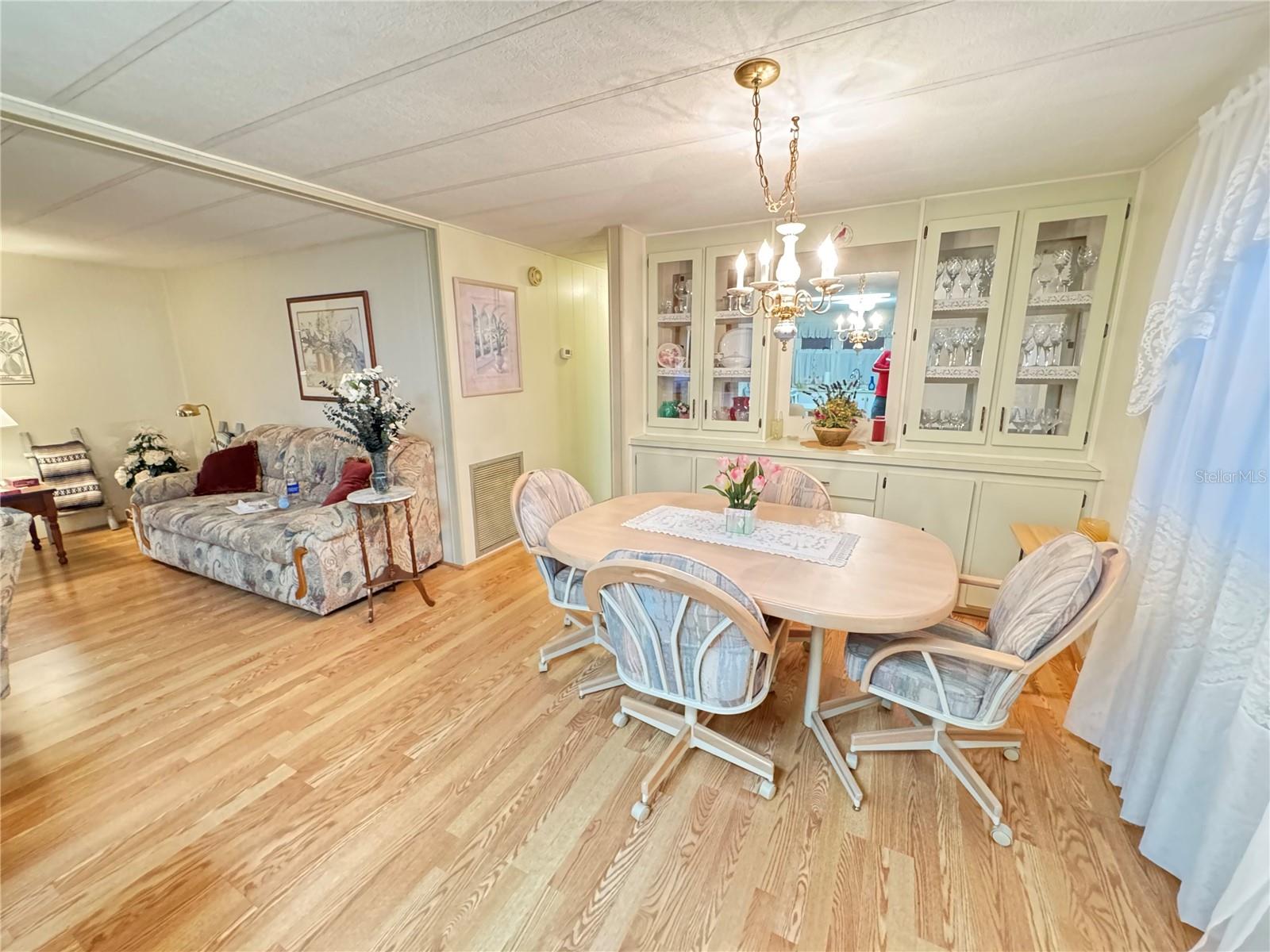 Image 13 of 26 For 6734 Kensington Drive Ne