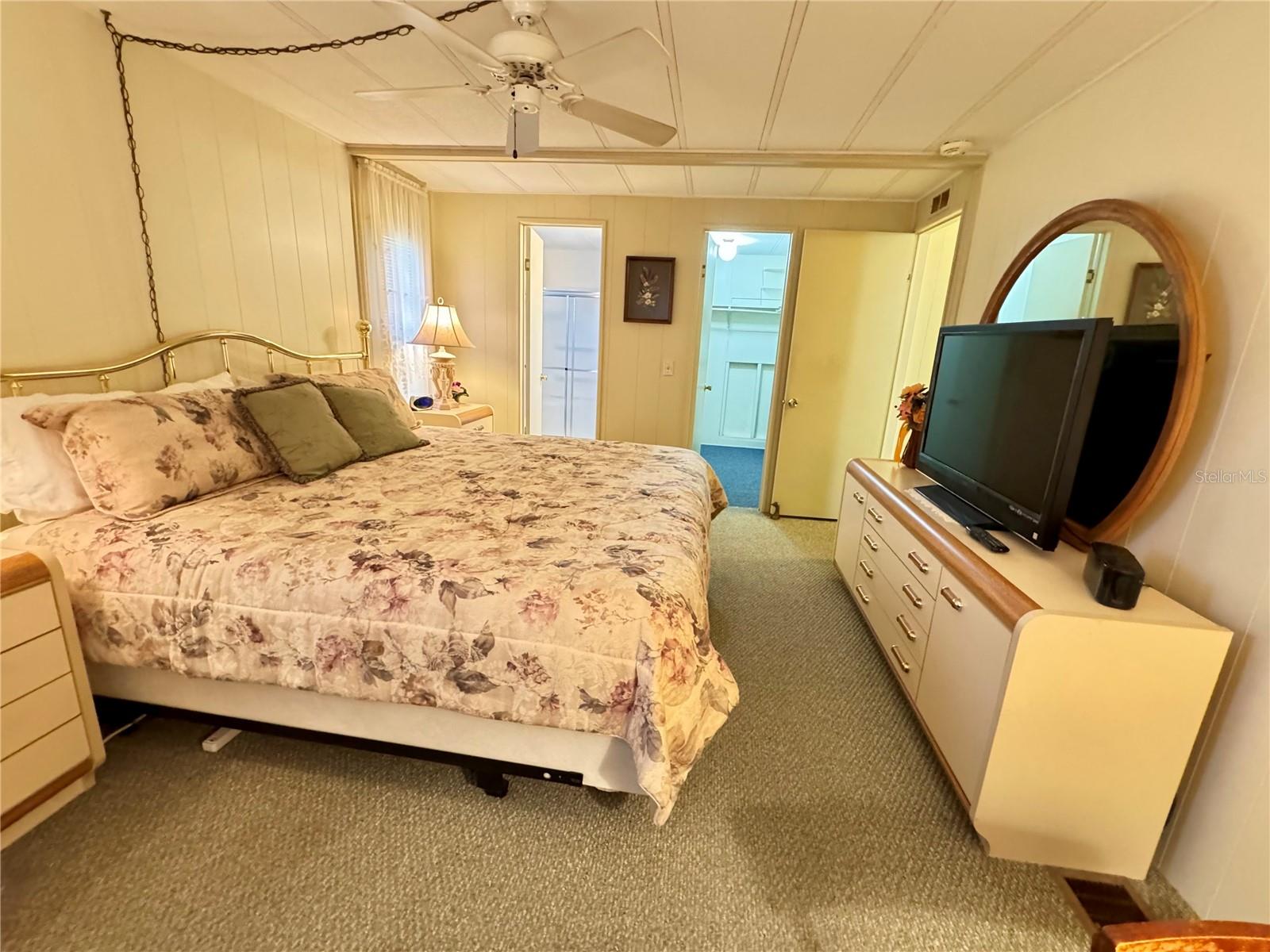 Image 18 of 26 For 6734 Kensington Drive Ne