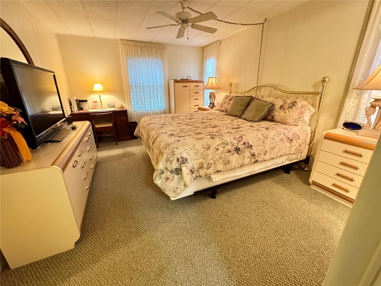 Image 19 of 26 For 6734 Kensington Drive Ne