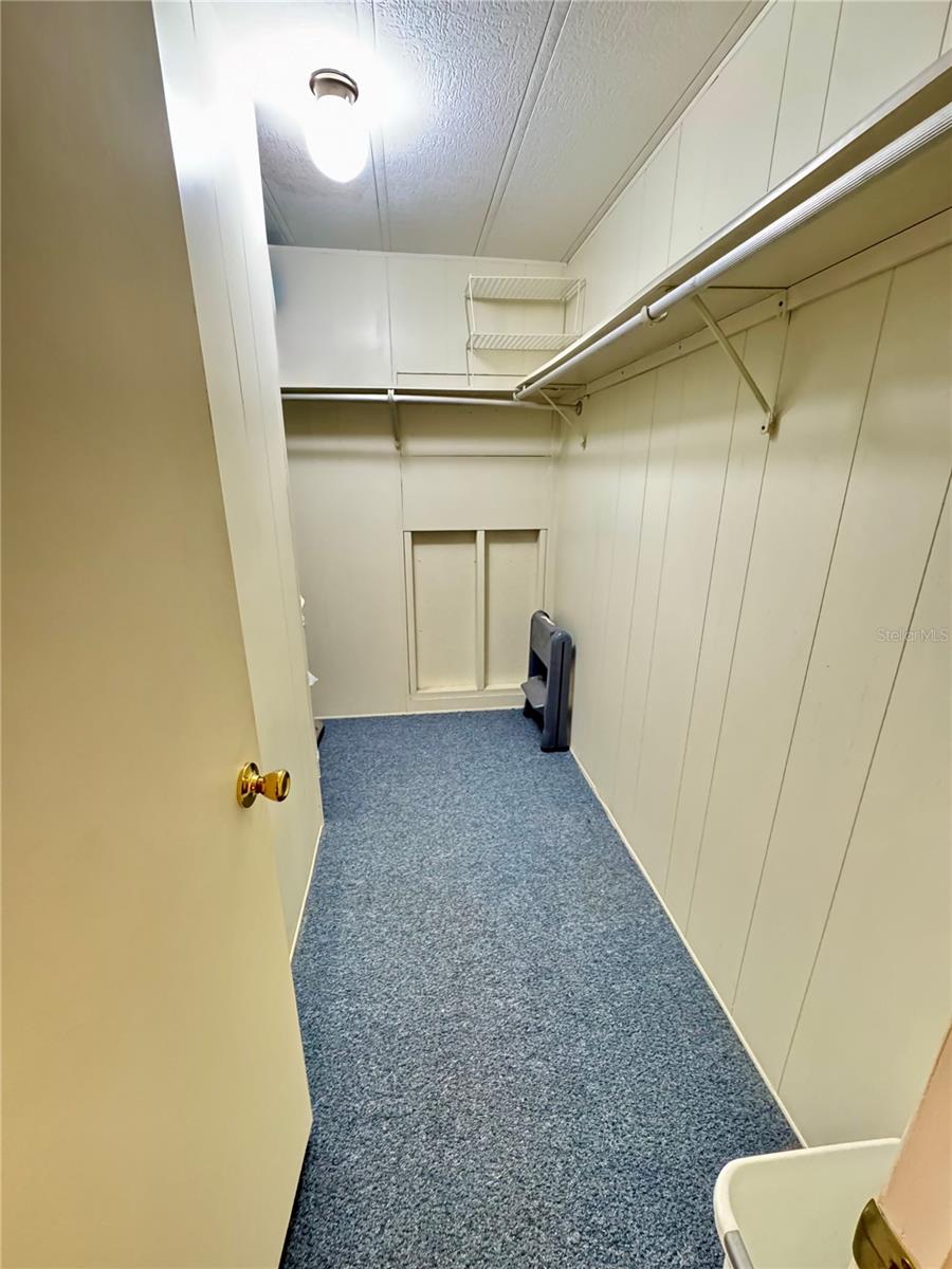 Image 20 of 26 For 6734 Kensington Drive Ne